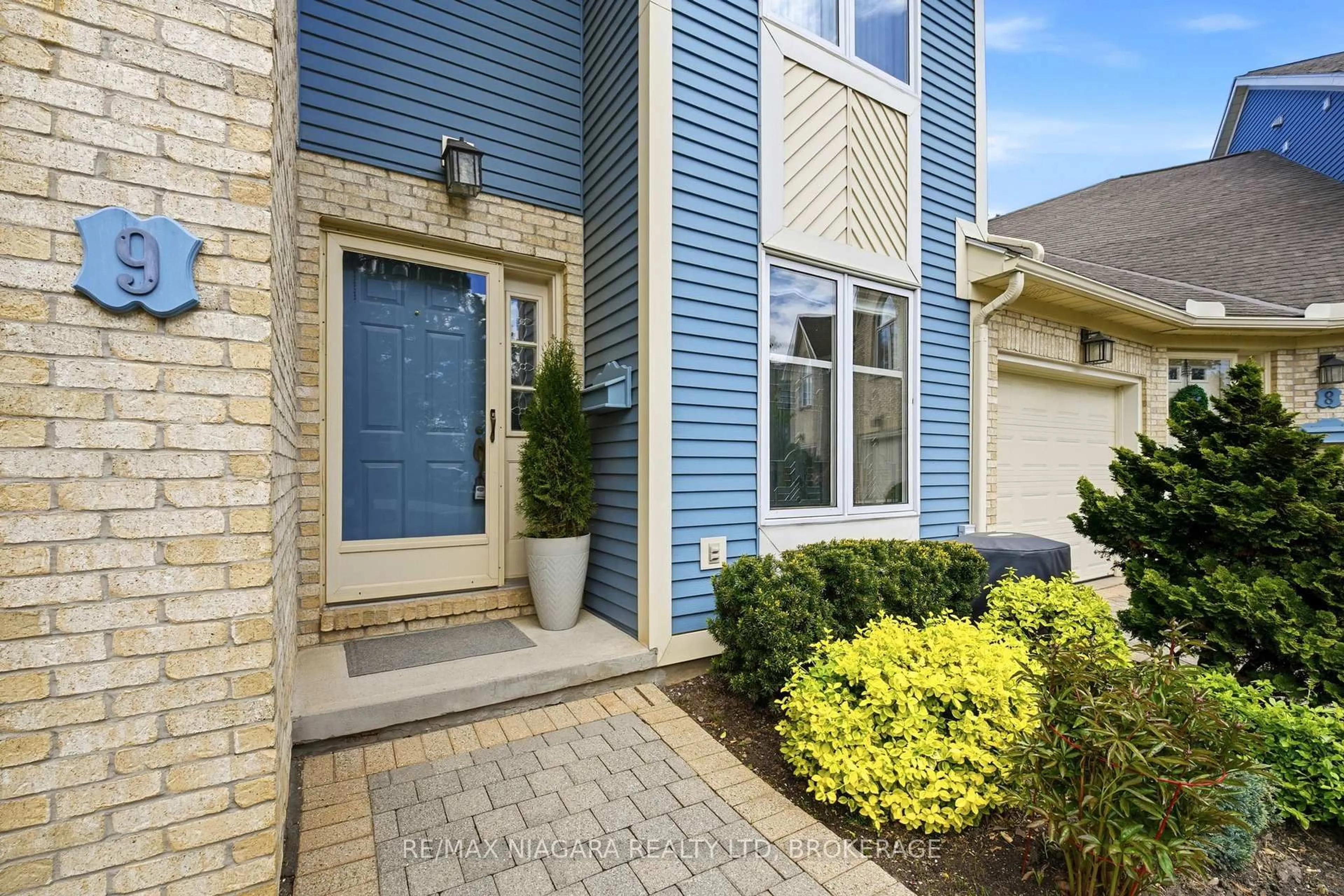 Home with brick exterior material, street for 77 Erion Rd #9, St. Catharines Ontario L2W 1B4