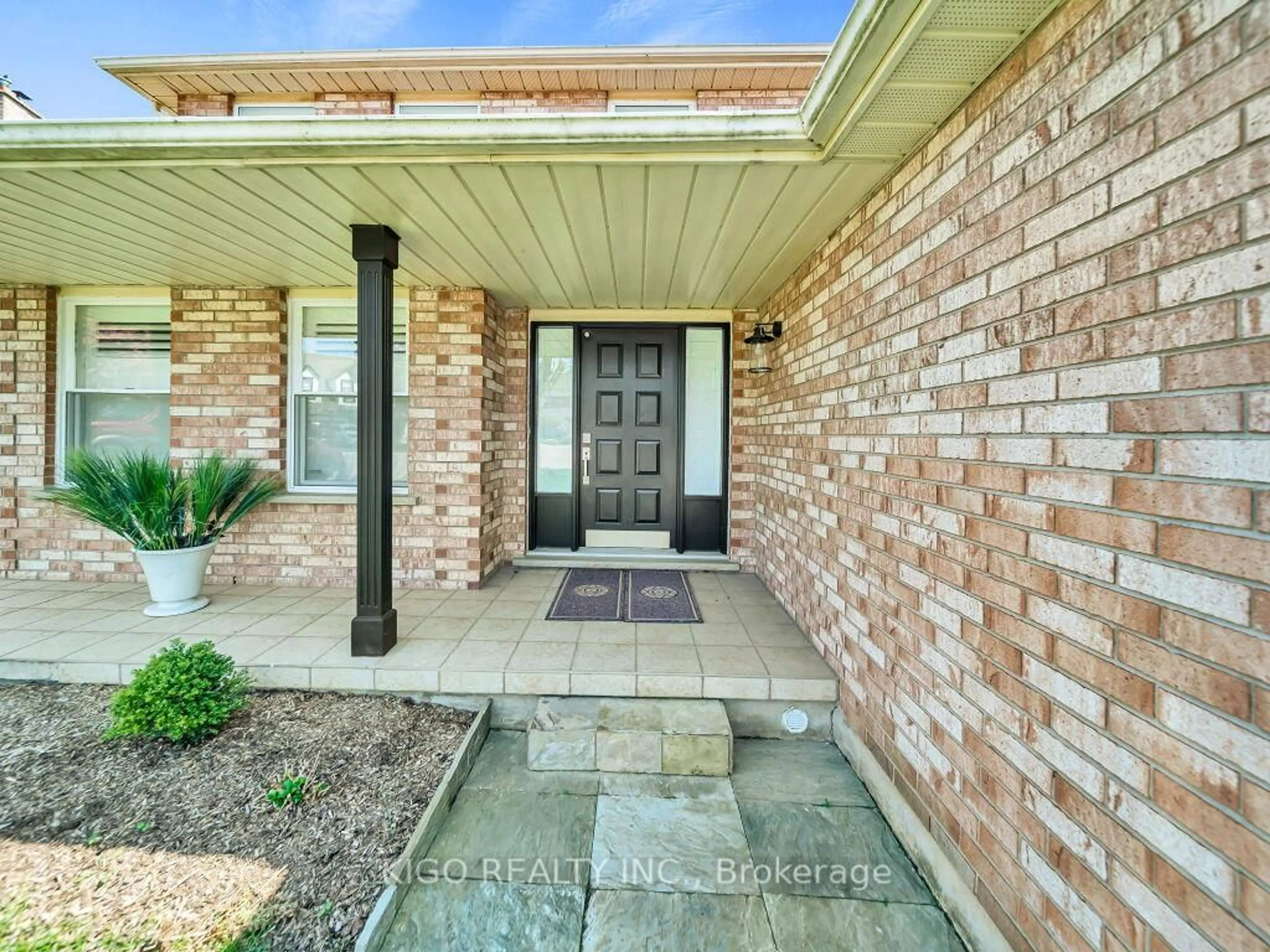 Home with brick exterior material, street for 16 GLENNIE Crt, Cambridge Ontario N1T 1L1