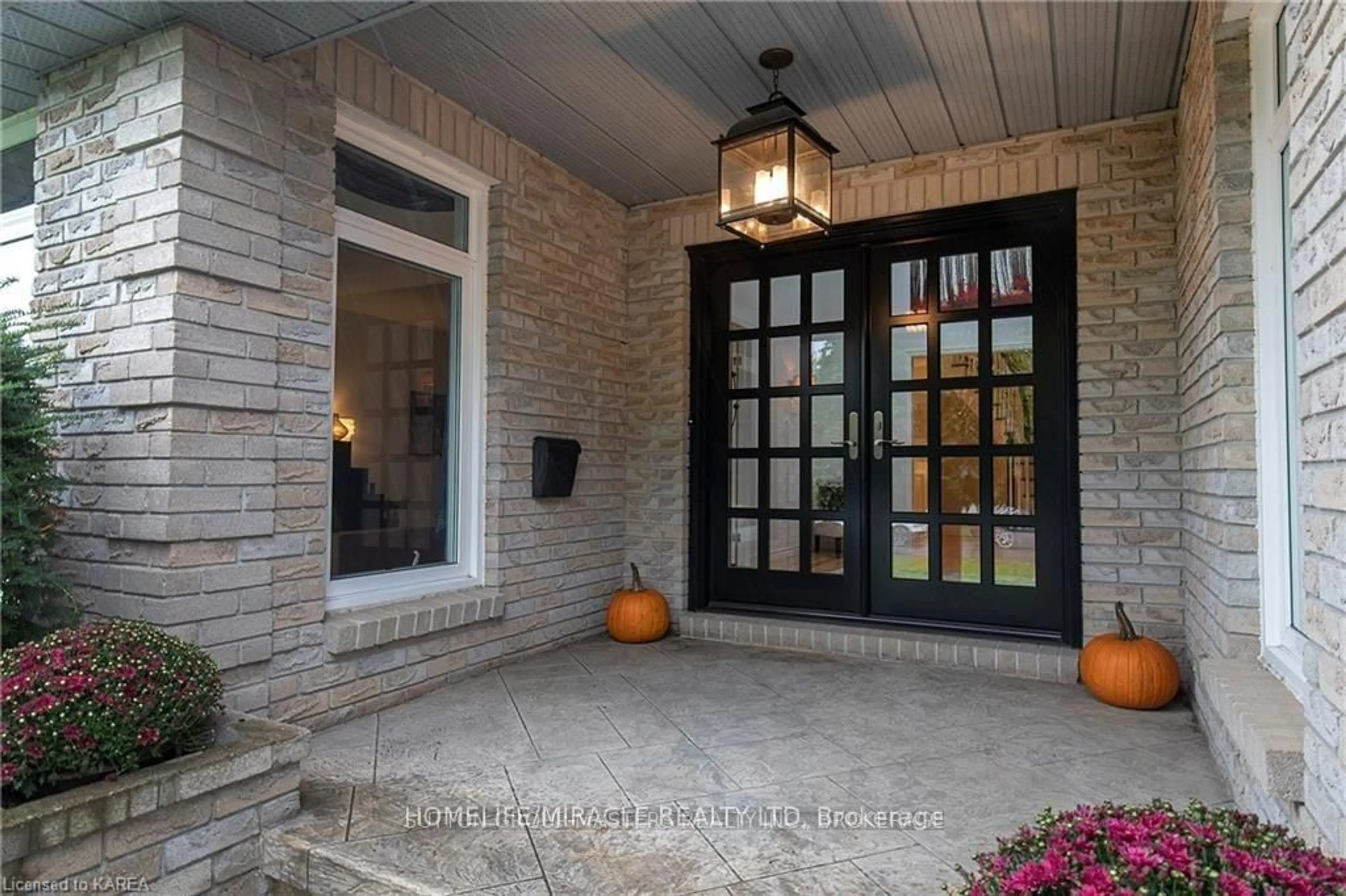 Indoor entryway for 1079 Mona Dr, Kingston Ontario K7P 2S3