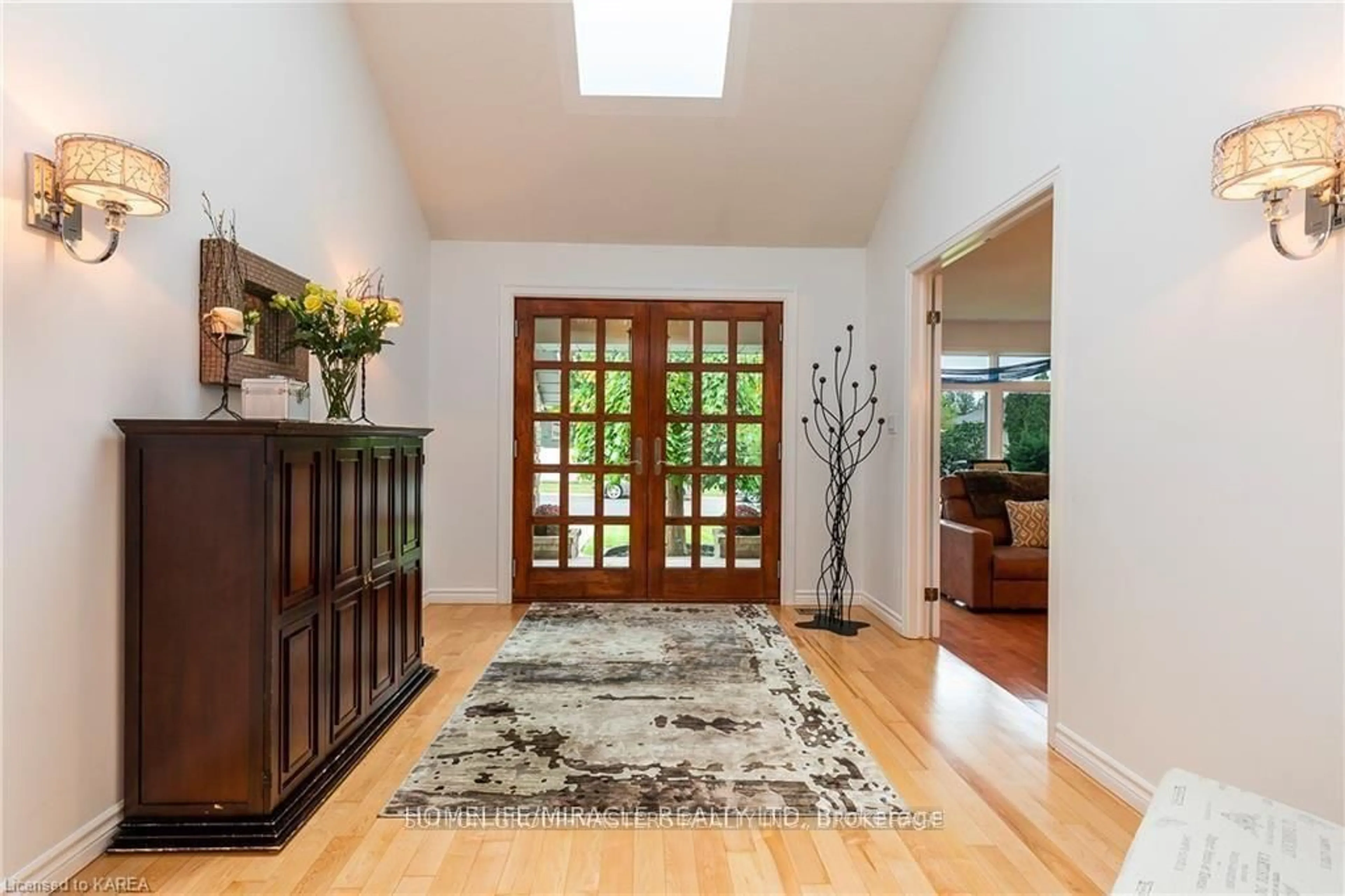Indoor foyer for 1079 Mona Dr, Kingston Ontario K7P 2S3
