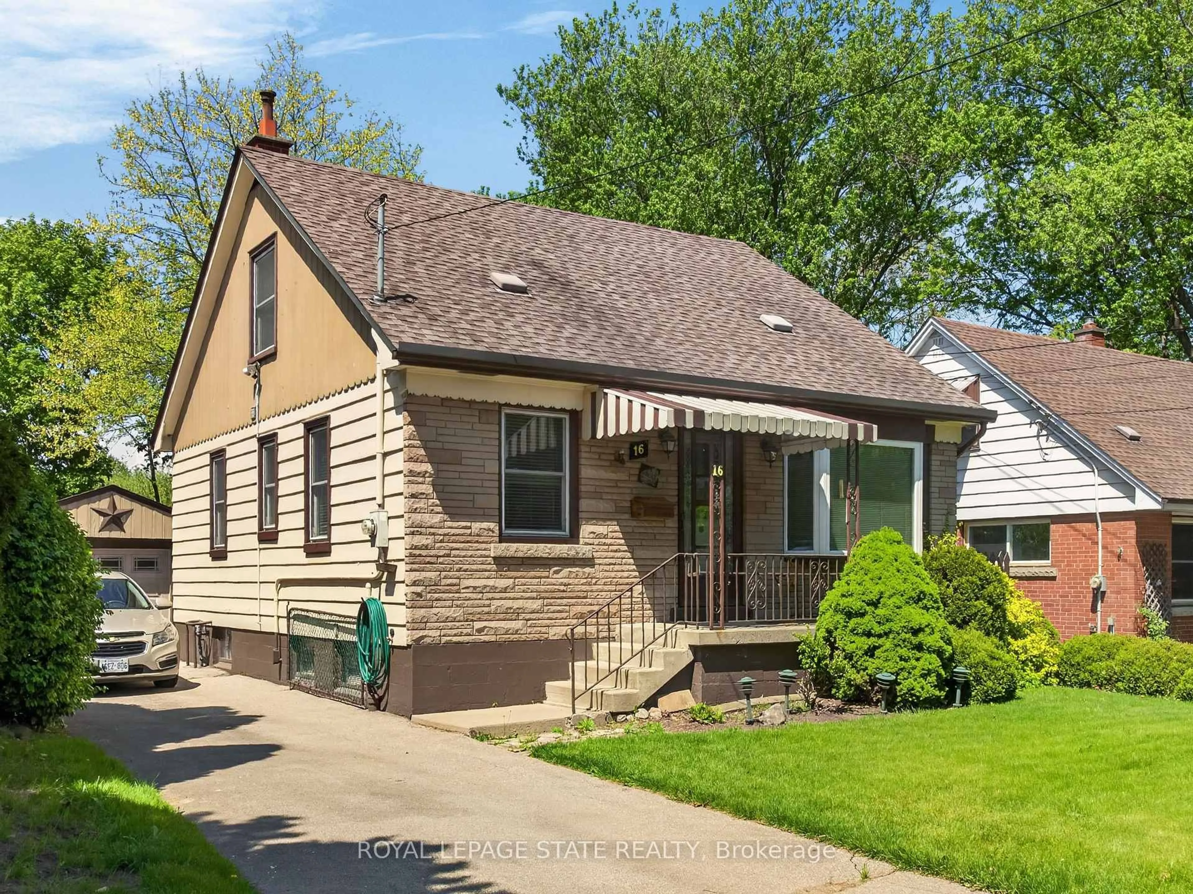 Home with vinyl exterior material, street for 16 Brodick St, Hamilton Ontario L8S 3E4