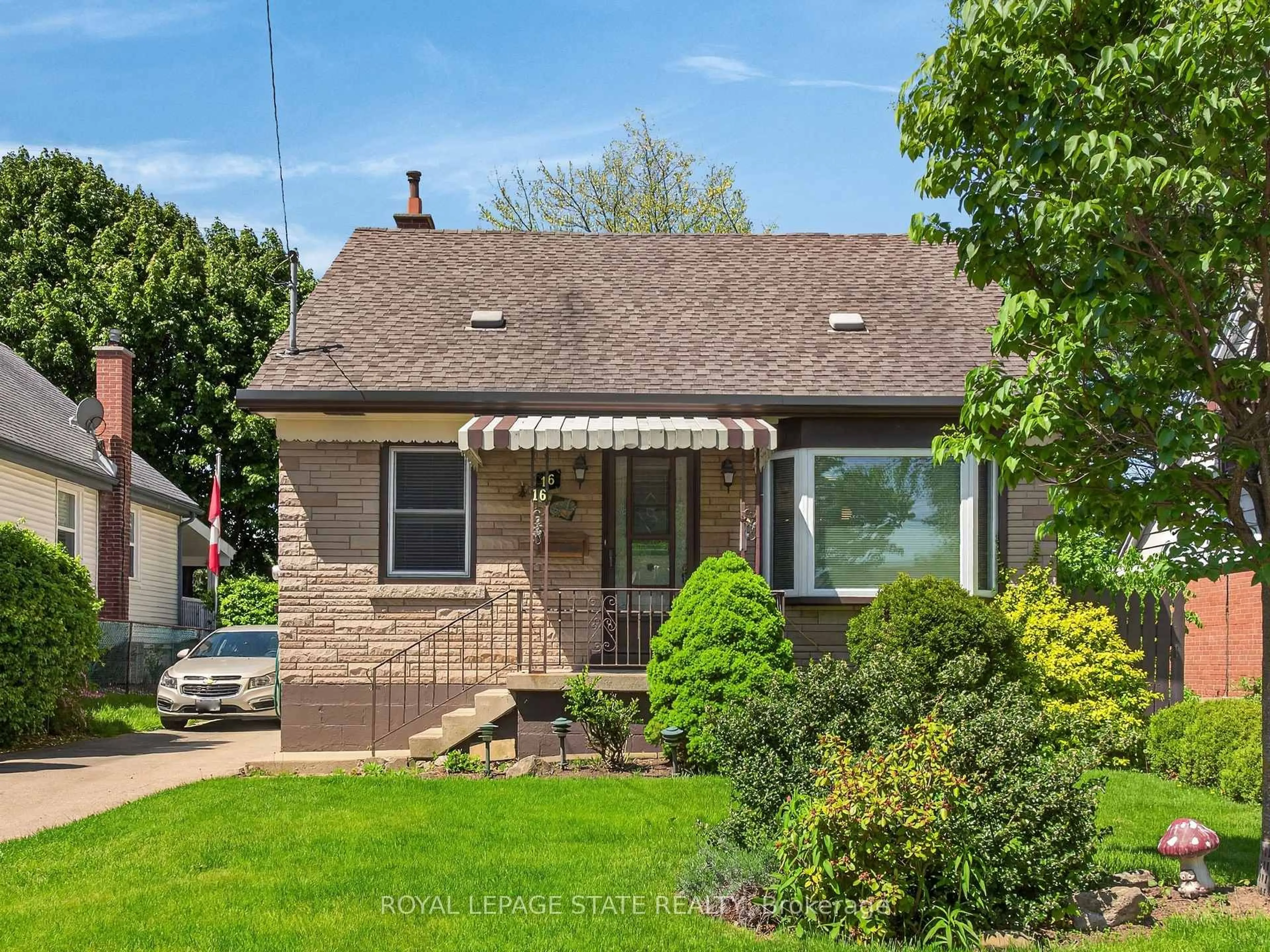 A pic from outside/outdoor area/front of a property/back of a property/a pic from drone, street for 16 Brodick St, Hamilton Ontario L8S 3E4