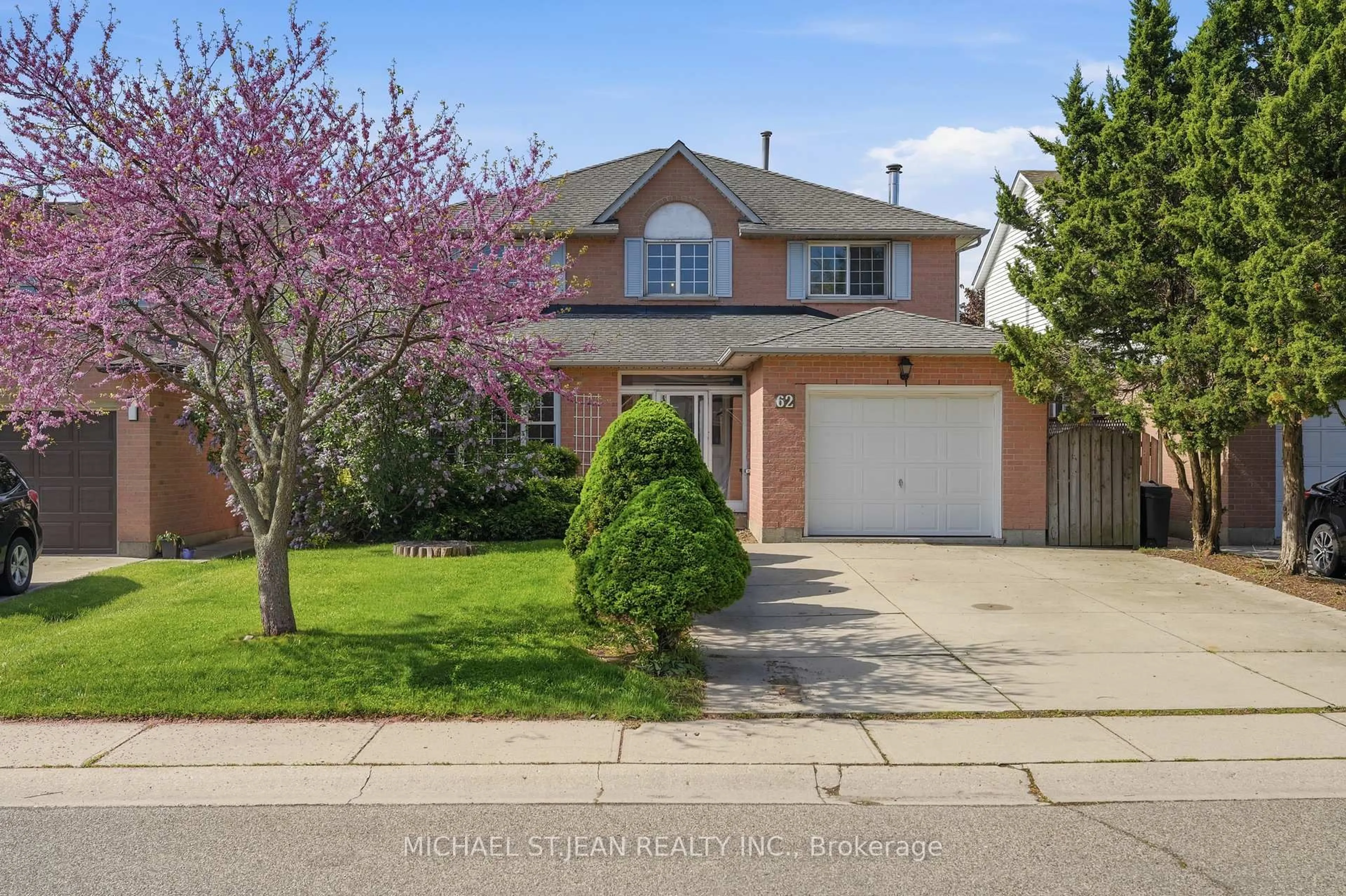 A pic from outside/outdoor area/front of a property/back of a property/a pic from drone, street for 62 Dragoon Dr, Hamilton Ontario L9B 2E4