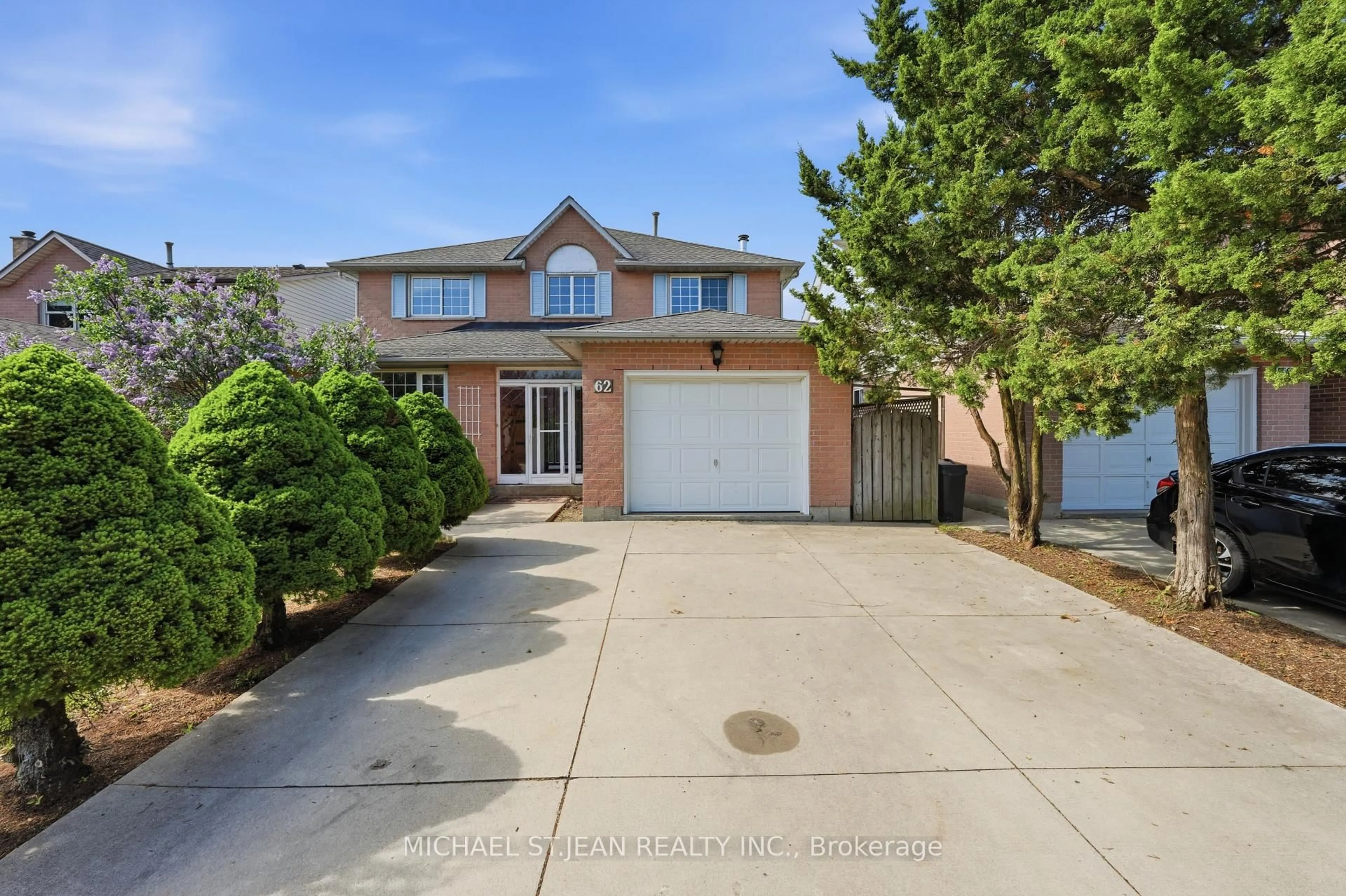 A pic from outside/outdoor area/front of a property/back of a property/a pic from drone, street for 62 Dragoon Dr, Hamilton Ontario L9B 2E4