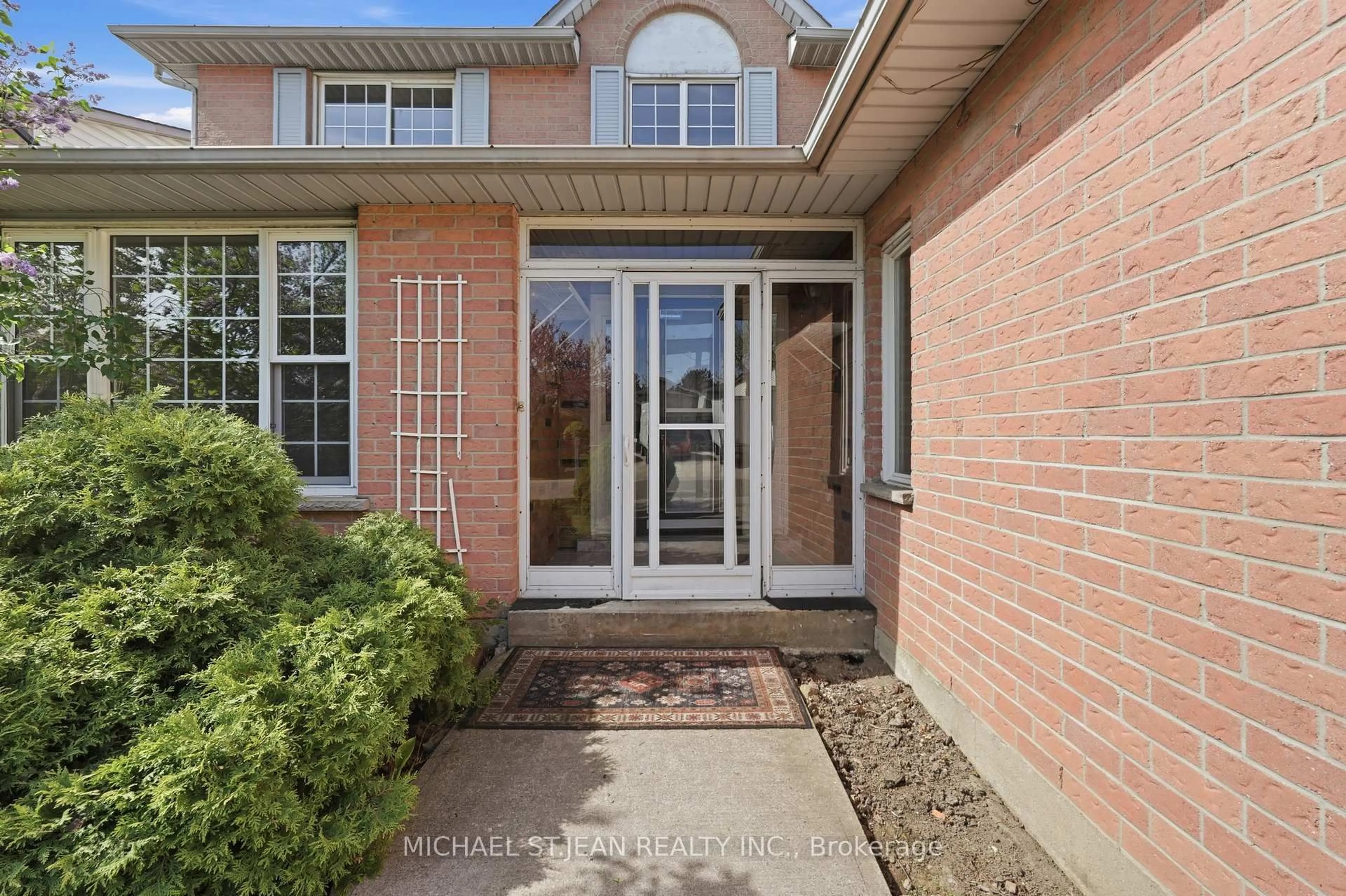 Unknown for 62 Dragoon Dr, Hamilton Ontario L9B 2E4