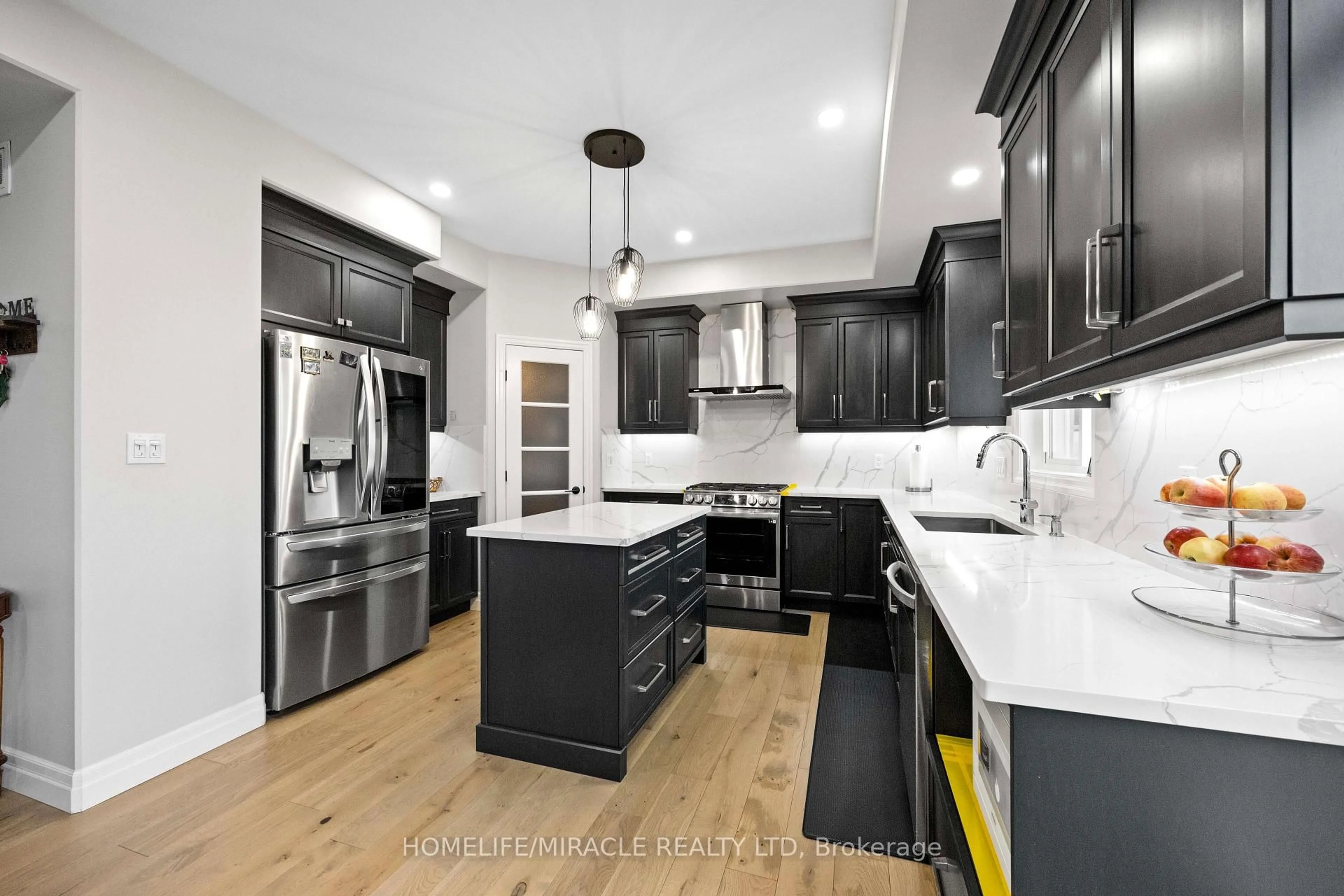 Contemporary kitchen, unknown for 61 Raycroft Dr, Belleville Ontario K8N 0R5