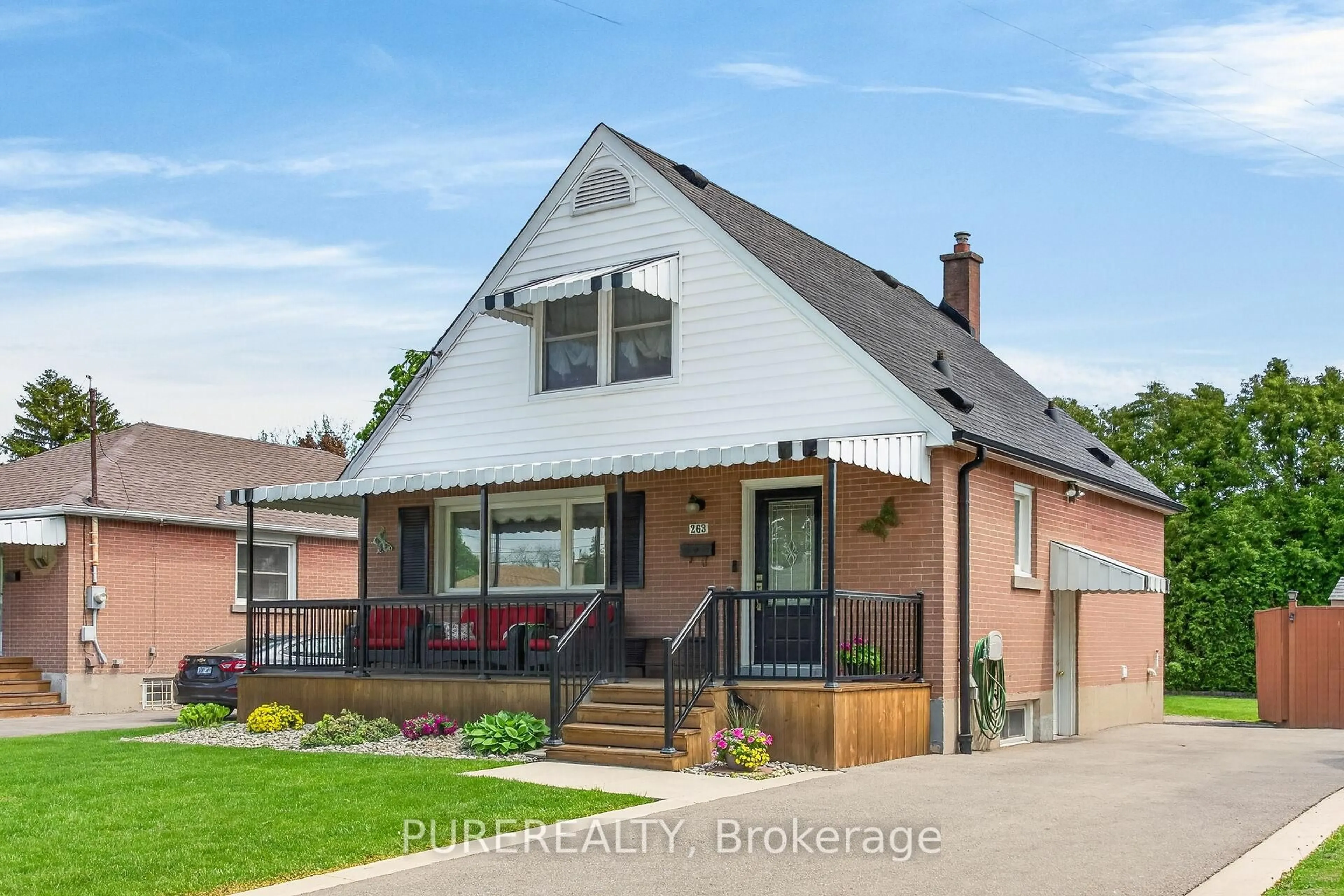Home with brick exterior material, street for 263 East 38th St, Hamilton Ontario L8V 4G2