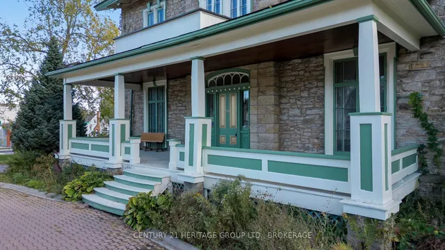389 King St, Gananoque 5