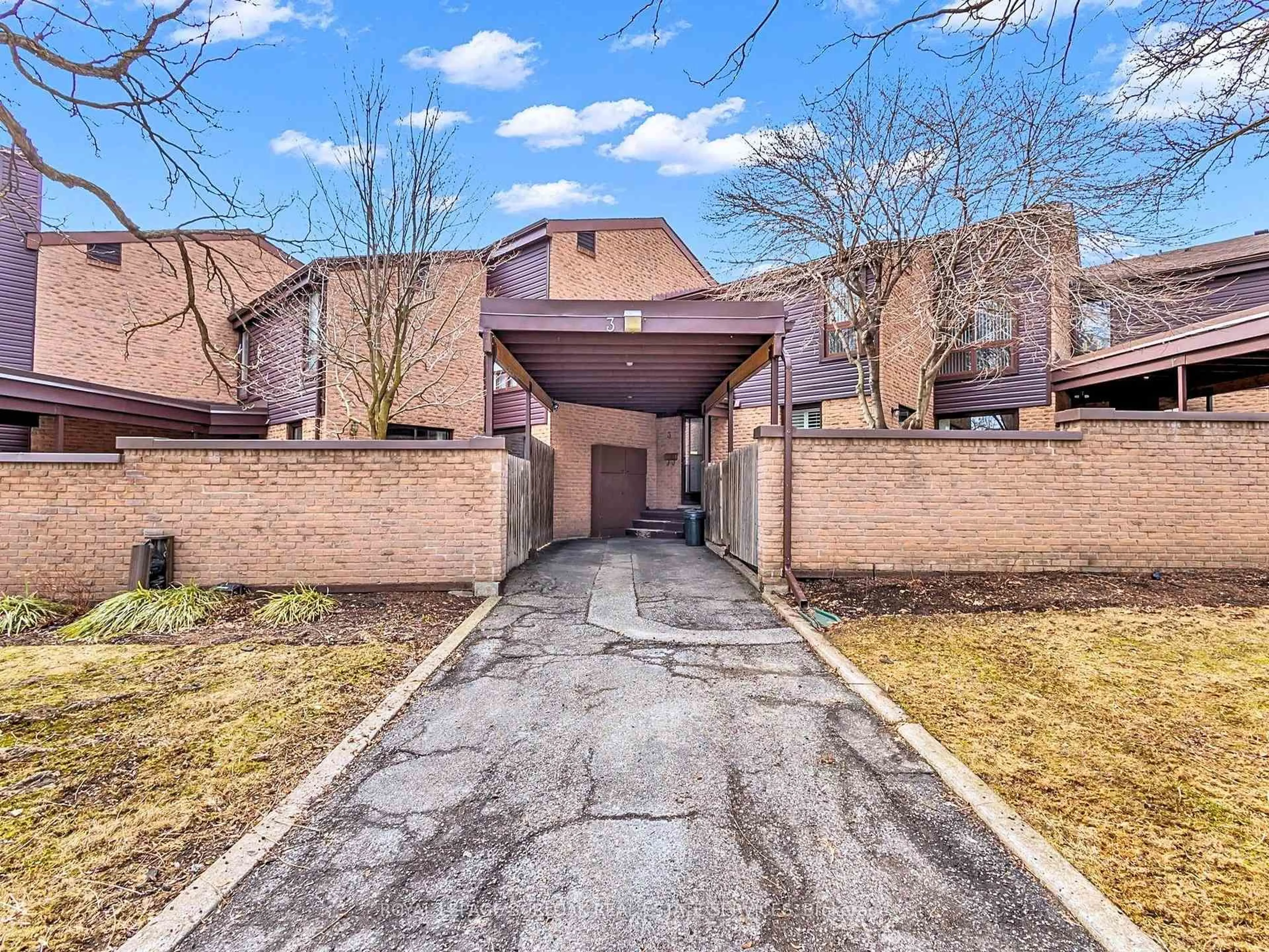 Unknown for 28 Underhill Cres #3, Kitchener Ontario N2A 2S8