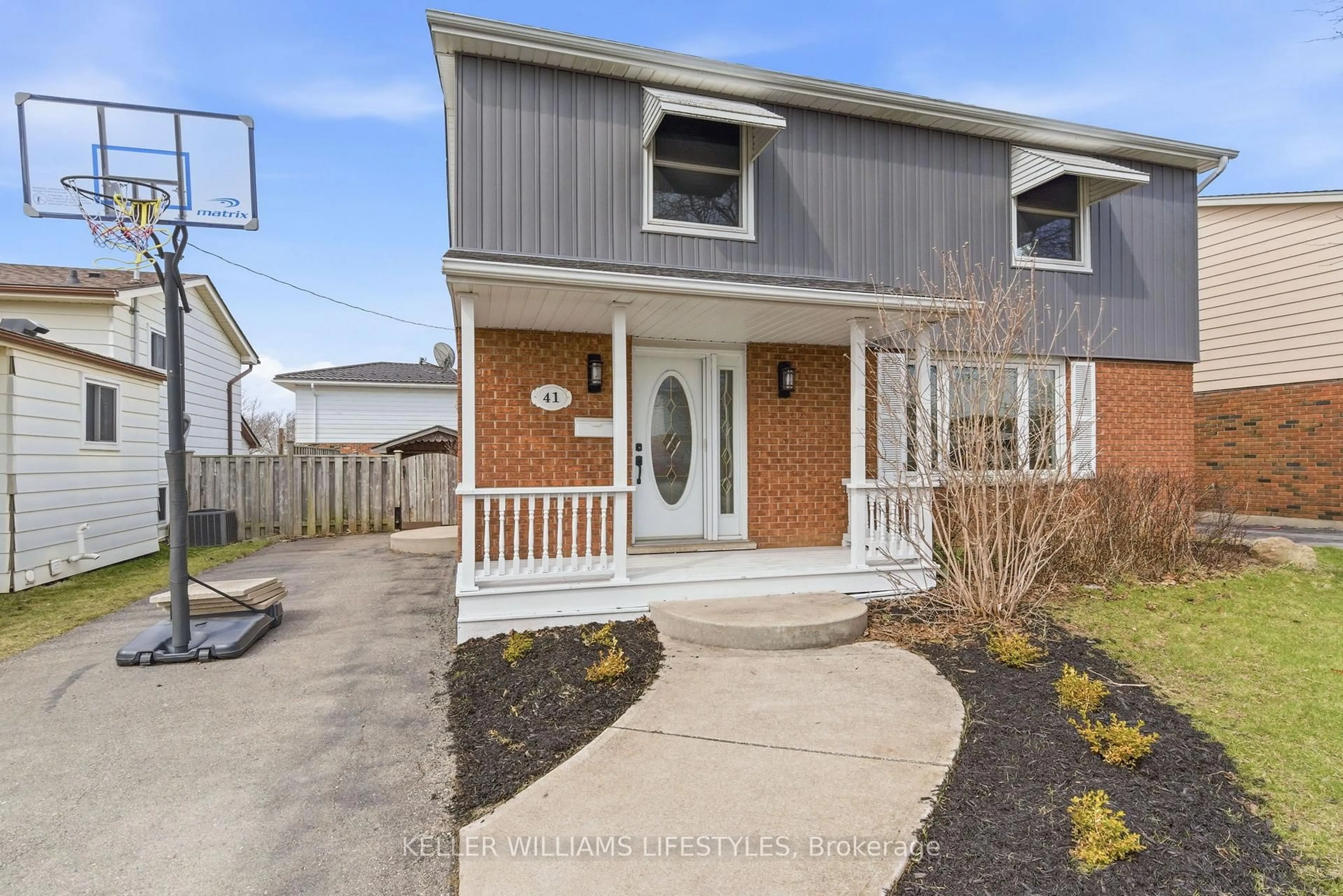Unknown for 41 Dyer St, St. Thomas Ontario N5R 5K2