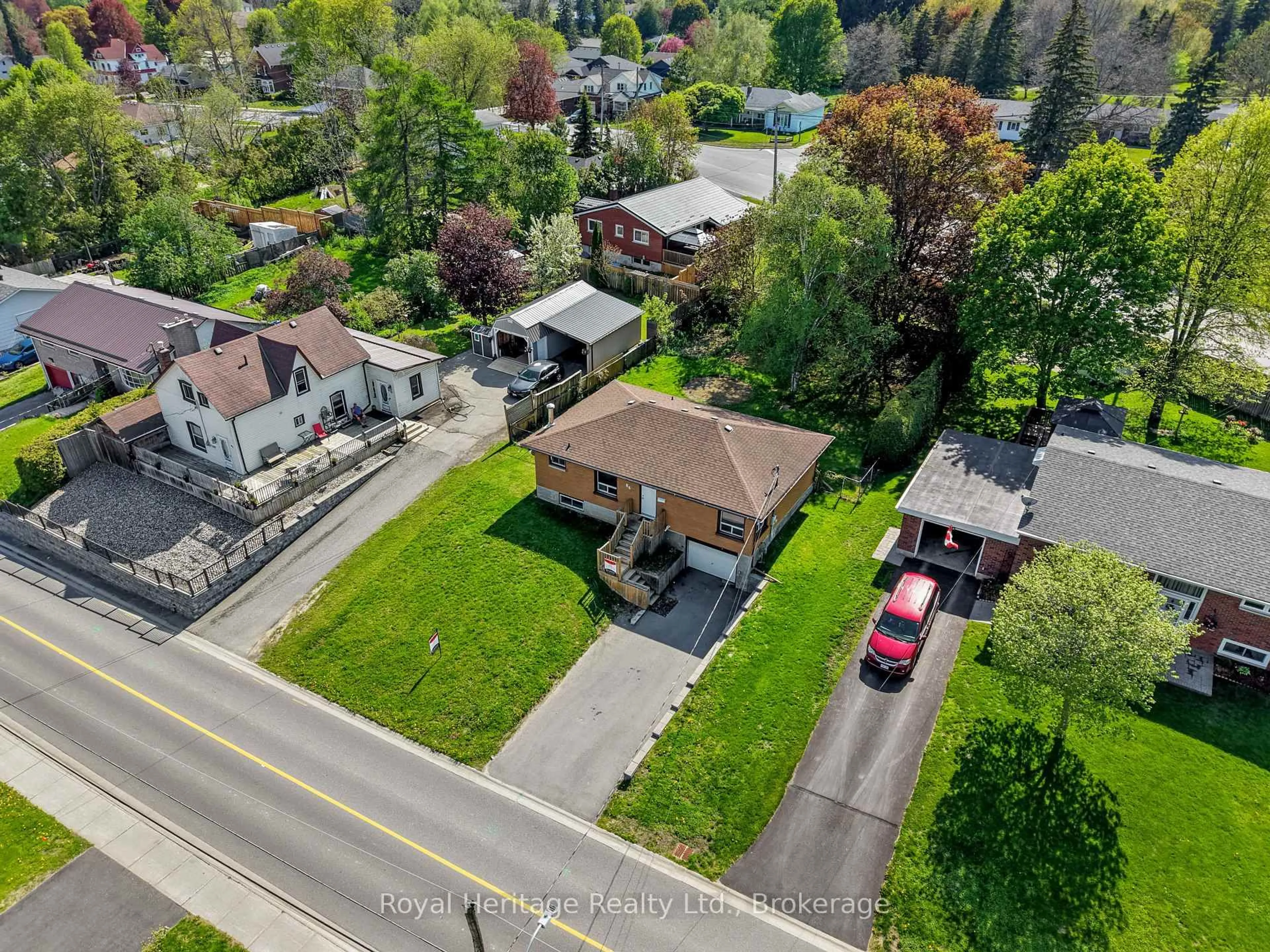 A pic from outside/outdoor area/front of a property/back of a property/a pic from drone, street for 84 Alice St, Brighton Ontario K0K 1H0