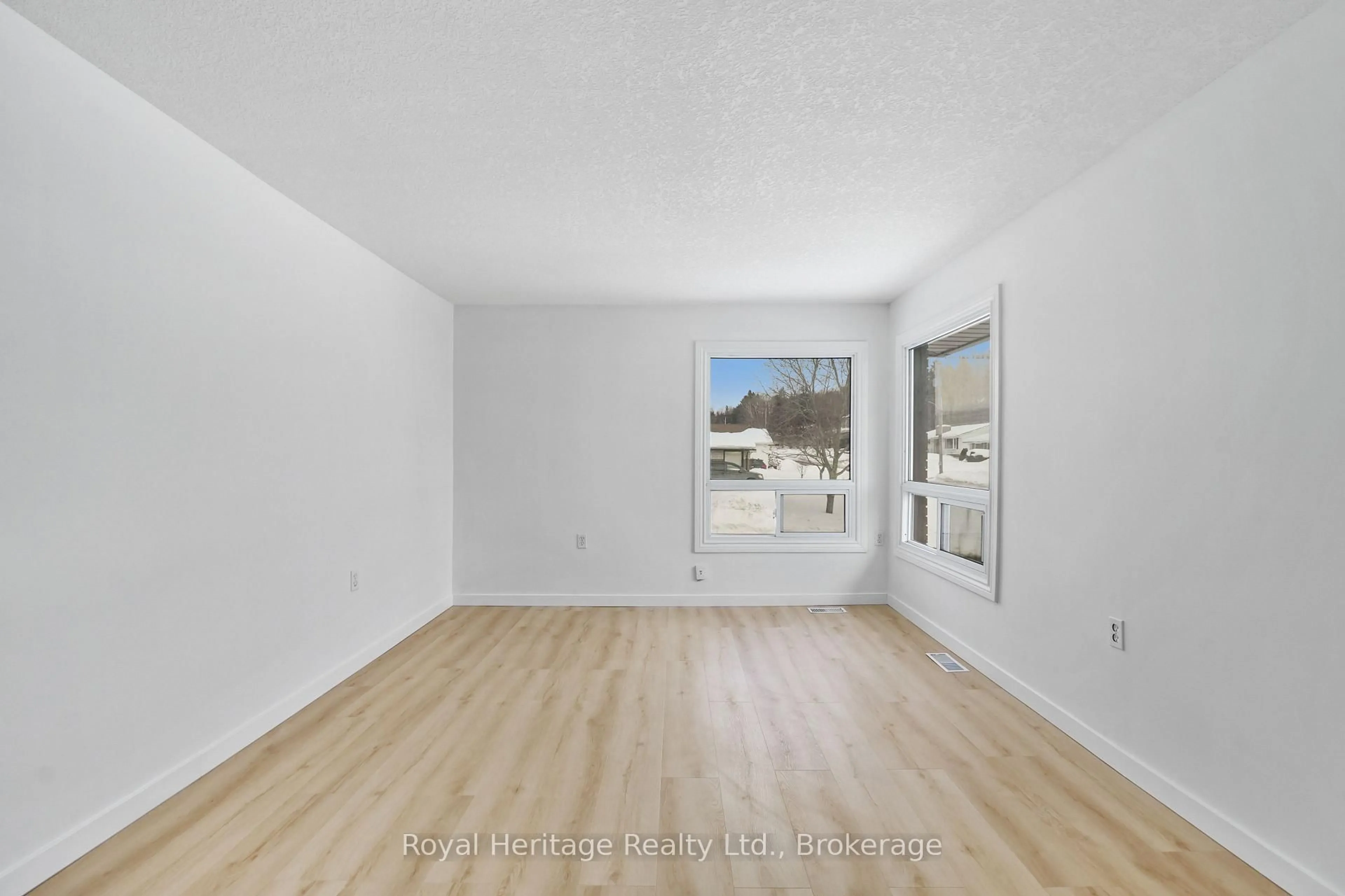 A pic of a room for 84 Alice St, Brighton Ontario K0K 1H0