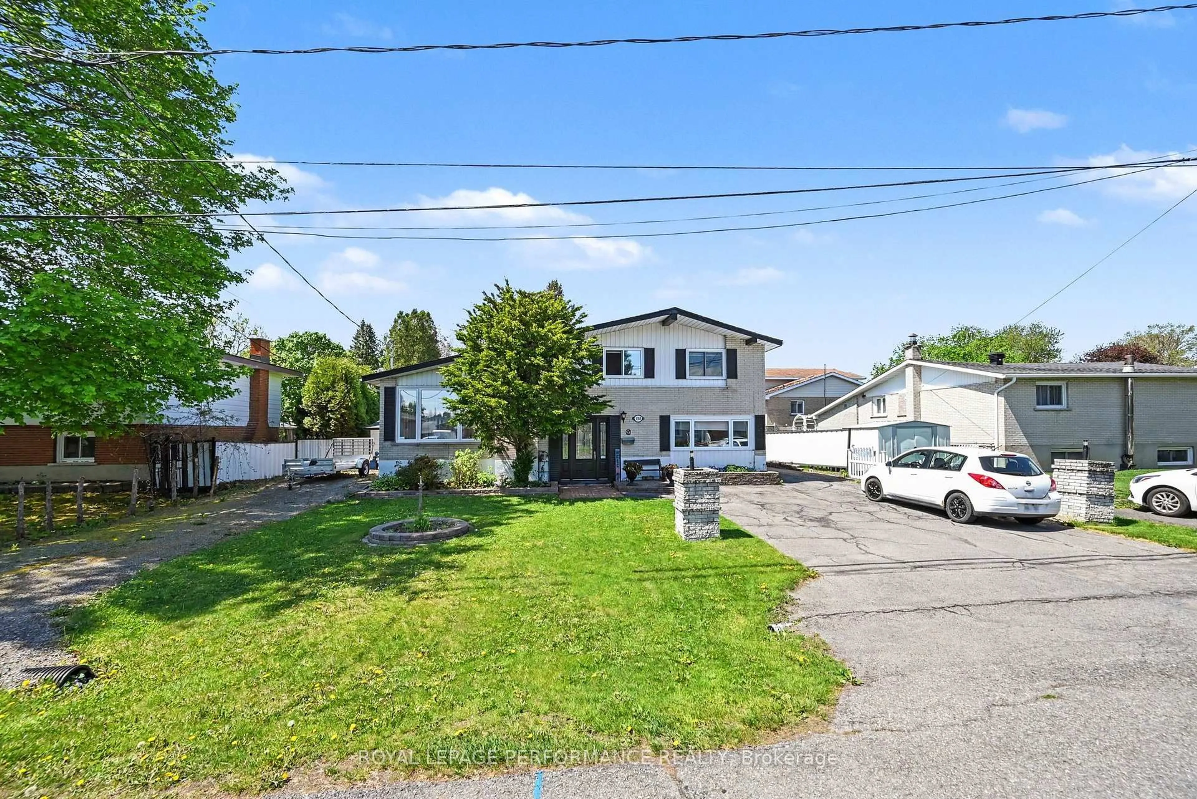 A pic from outside/outdoor area/front of a property/back of a property/a pic from drone, street for 1540 Gage Ave, Cornwall Ontario K6H 3N3