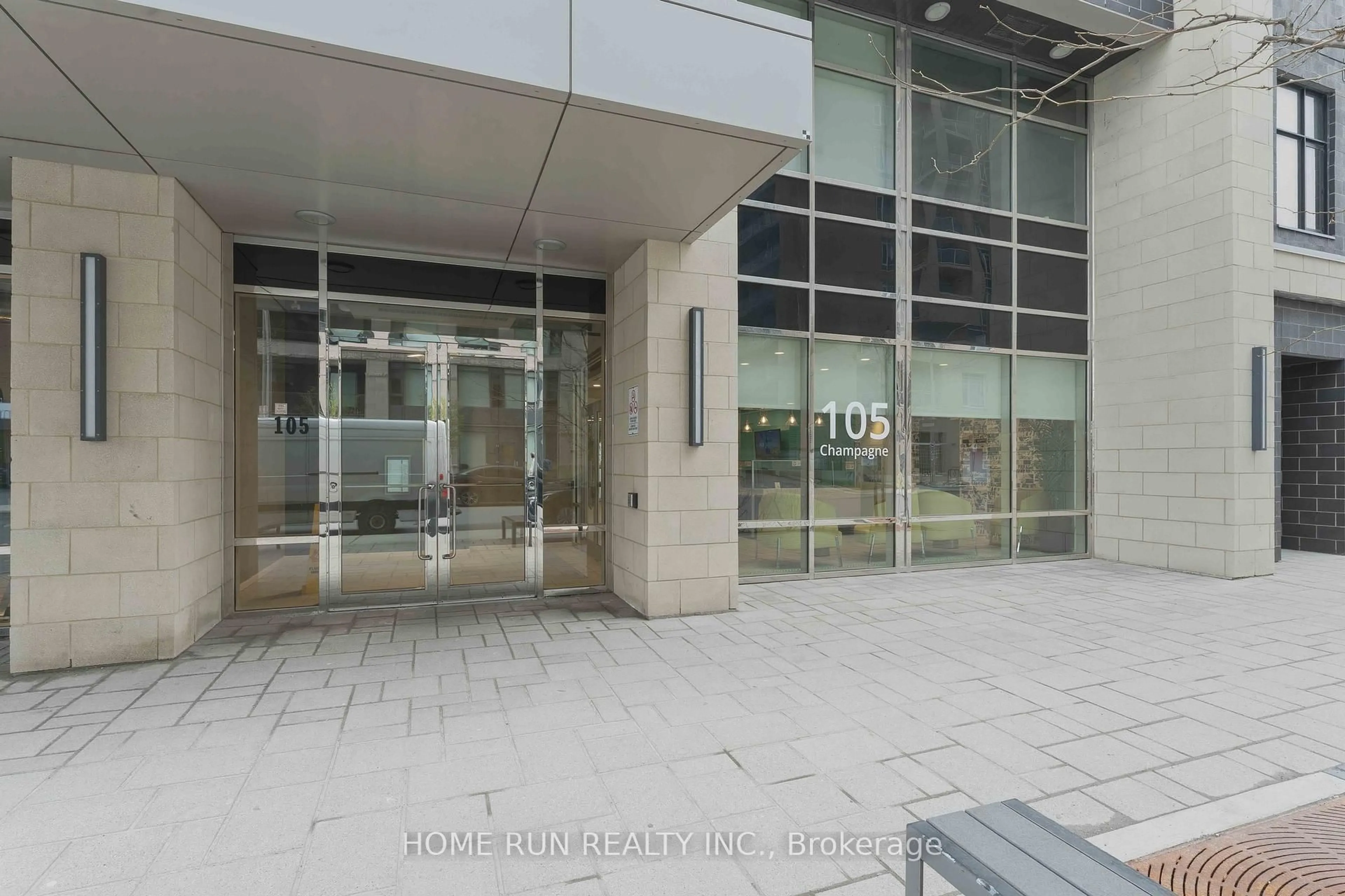 Indoor foyer for 105 Champagne Ave #2303, Ottawa Ontario K1S 5E5