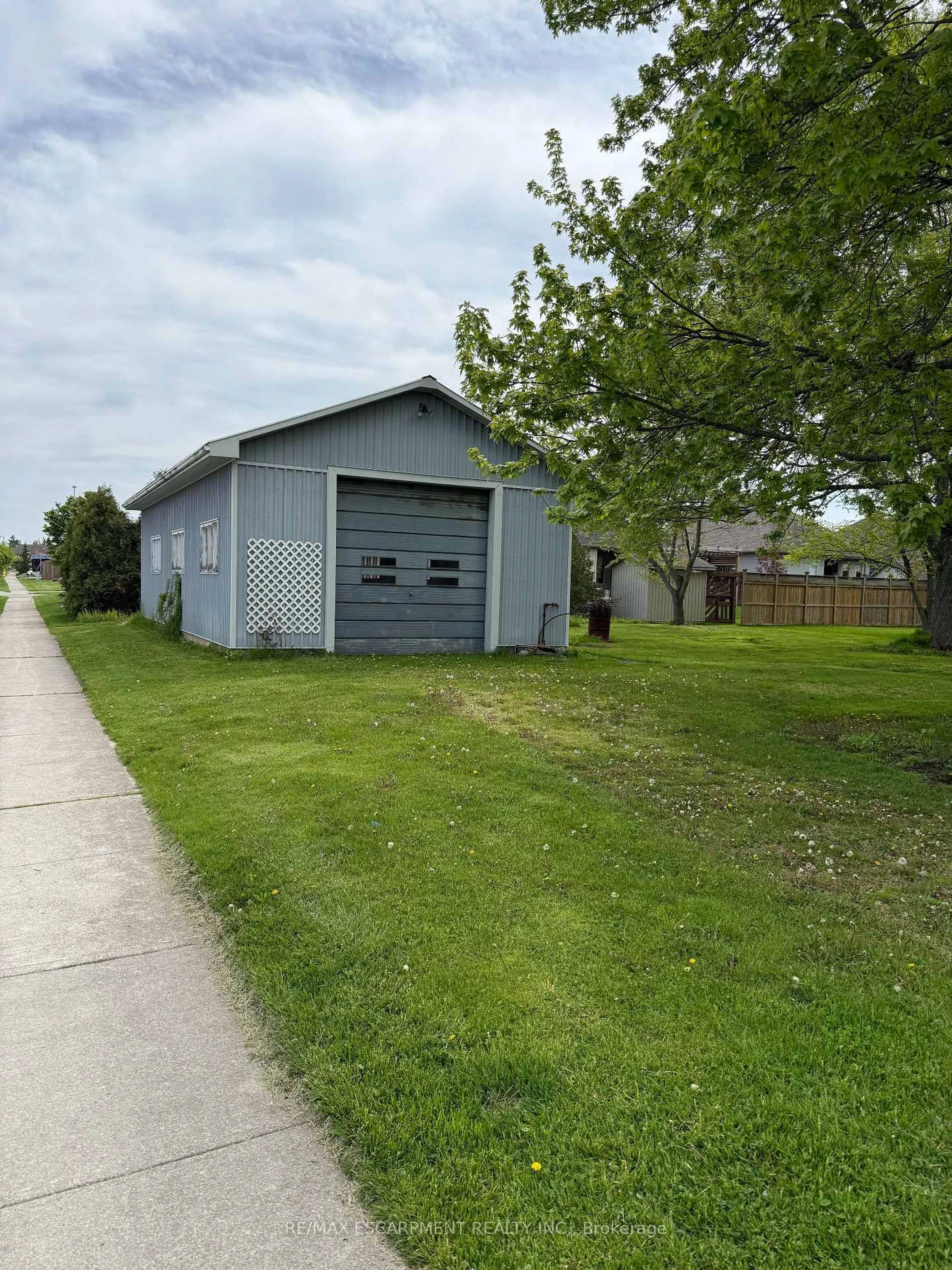 Shed for 3931 Main St, Fort Erie Ontario L0S 1S0