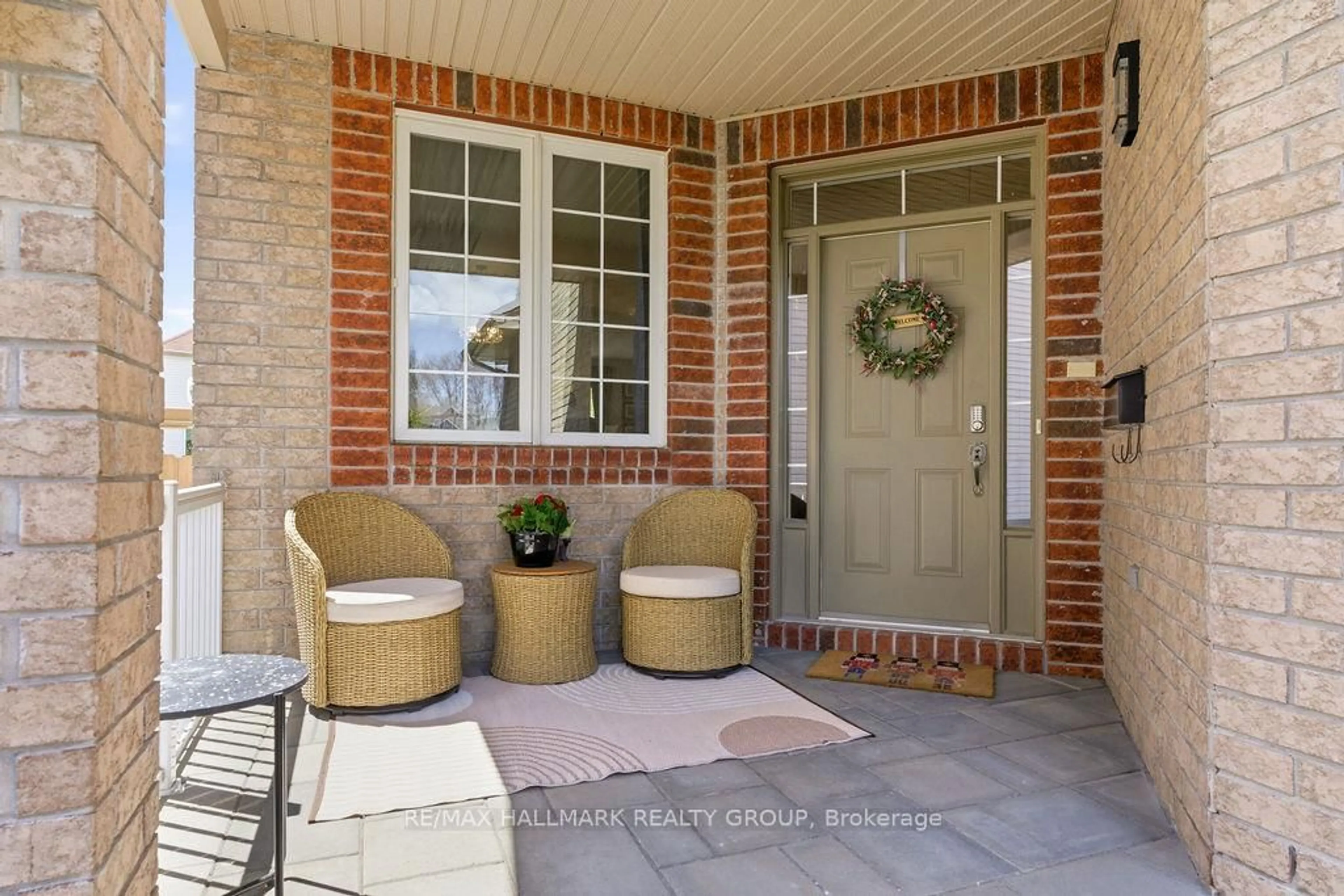 Indoor entryway for 278 Kiwanis Crt, Ottawa Ontario K1T 0H7