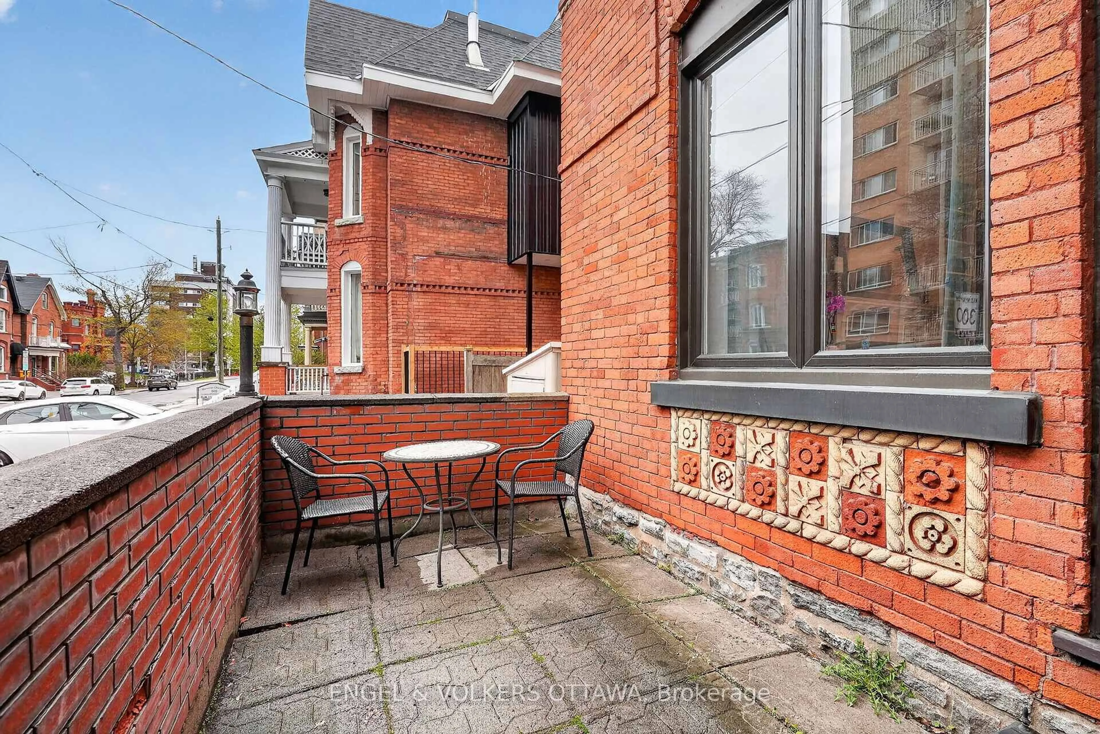 Patio, street for 320 Waverley St #apt. 2, Ottawa Ontario K2P 0W3