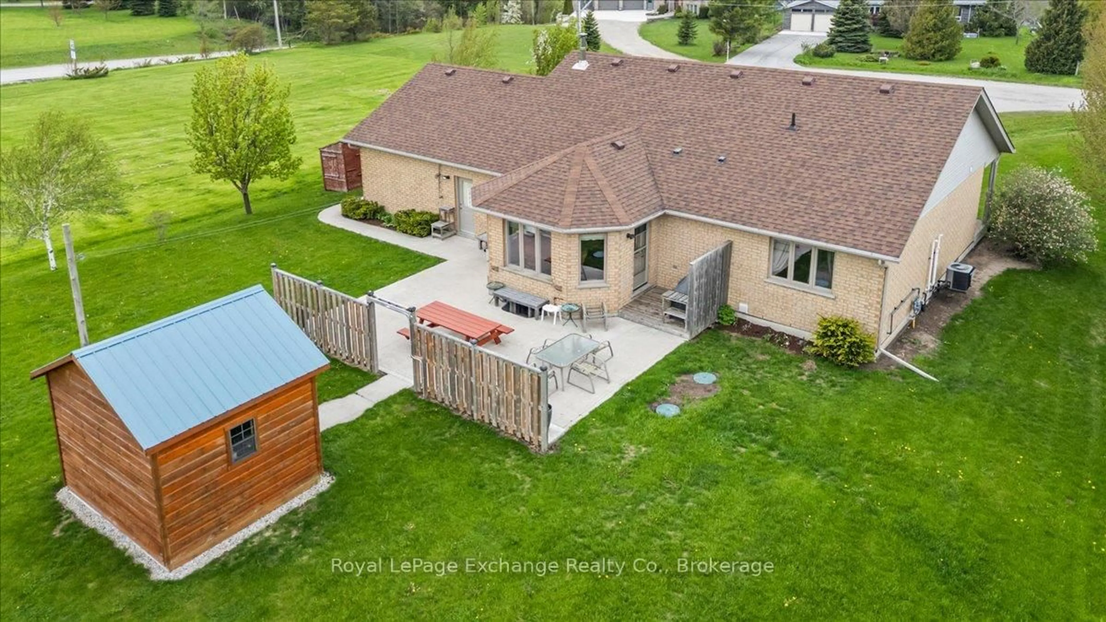 A pic from outside/outdoor area/front of a property/back of a property/a pic from drone, unknown for 801 Troys Tr, Huron-Kinloss Ontario N2Z 0C1
