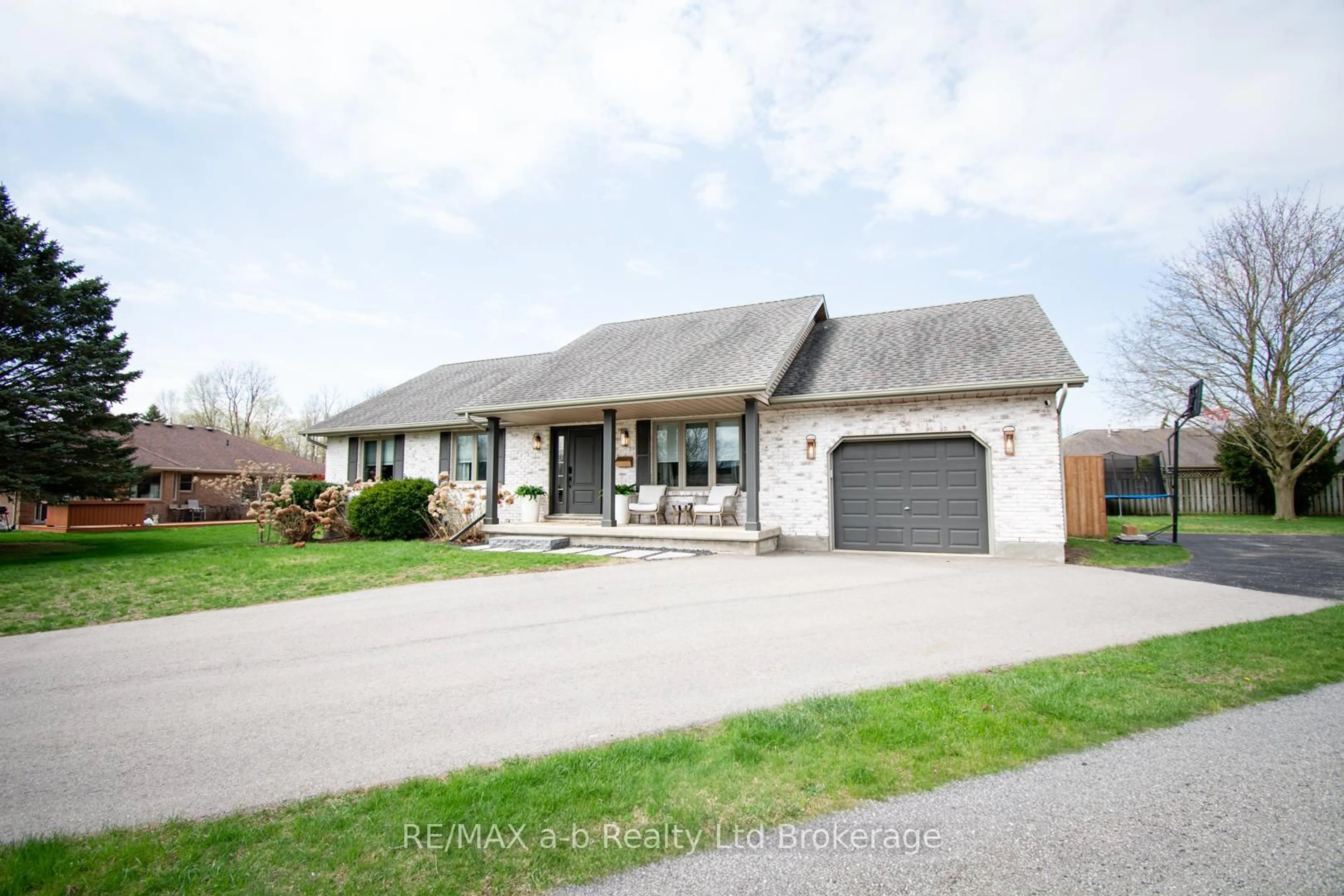 Unknown for 3 Belfast Circ, Tillsonburg Ontario N4G 5G3