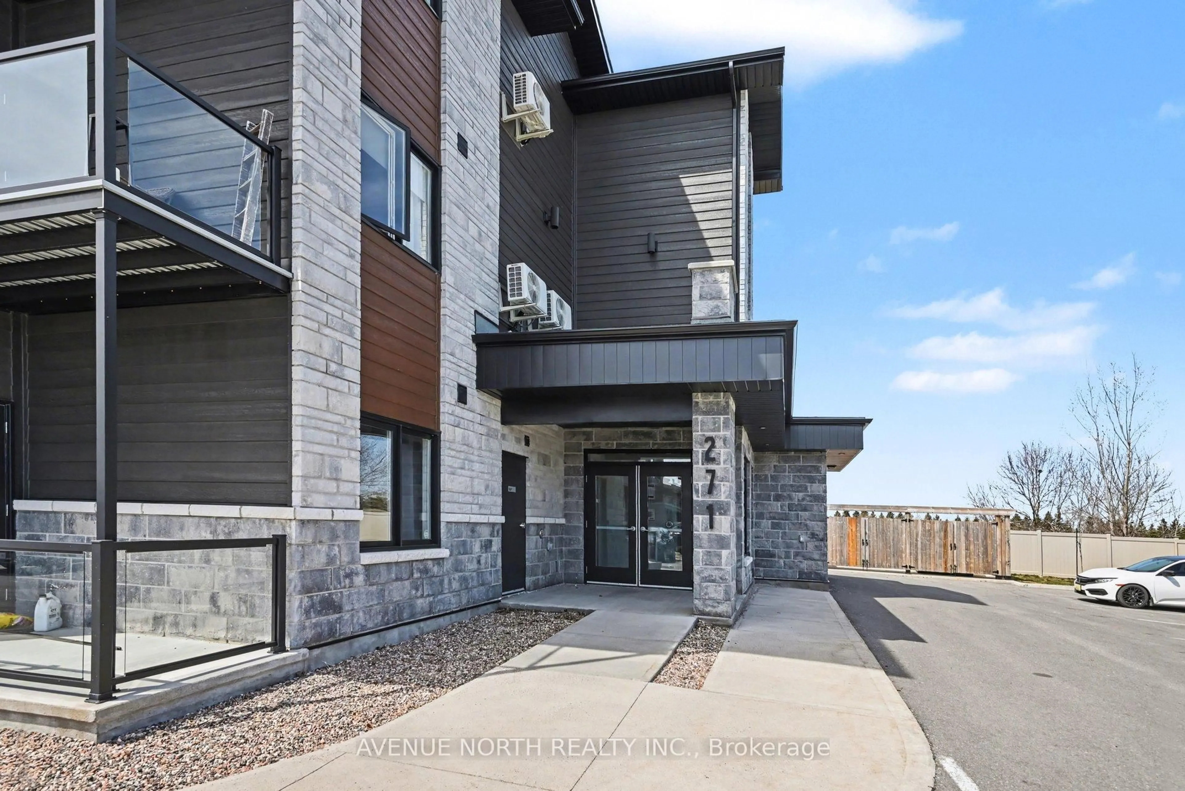 Unknown for 271 Belfort St #102, Russell Ontario K0A 1W0