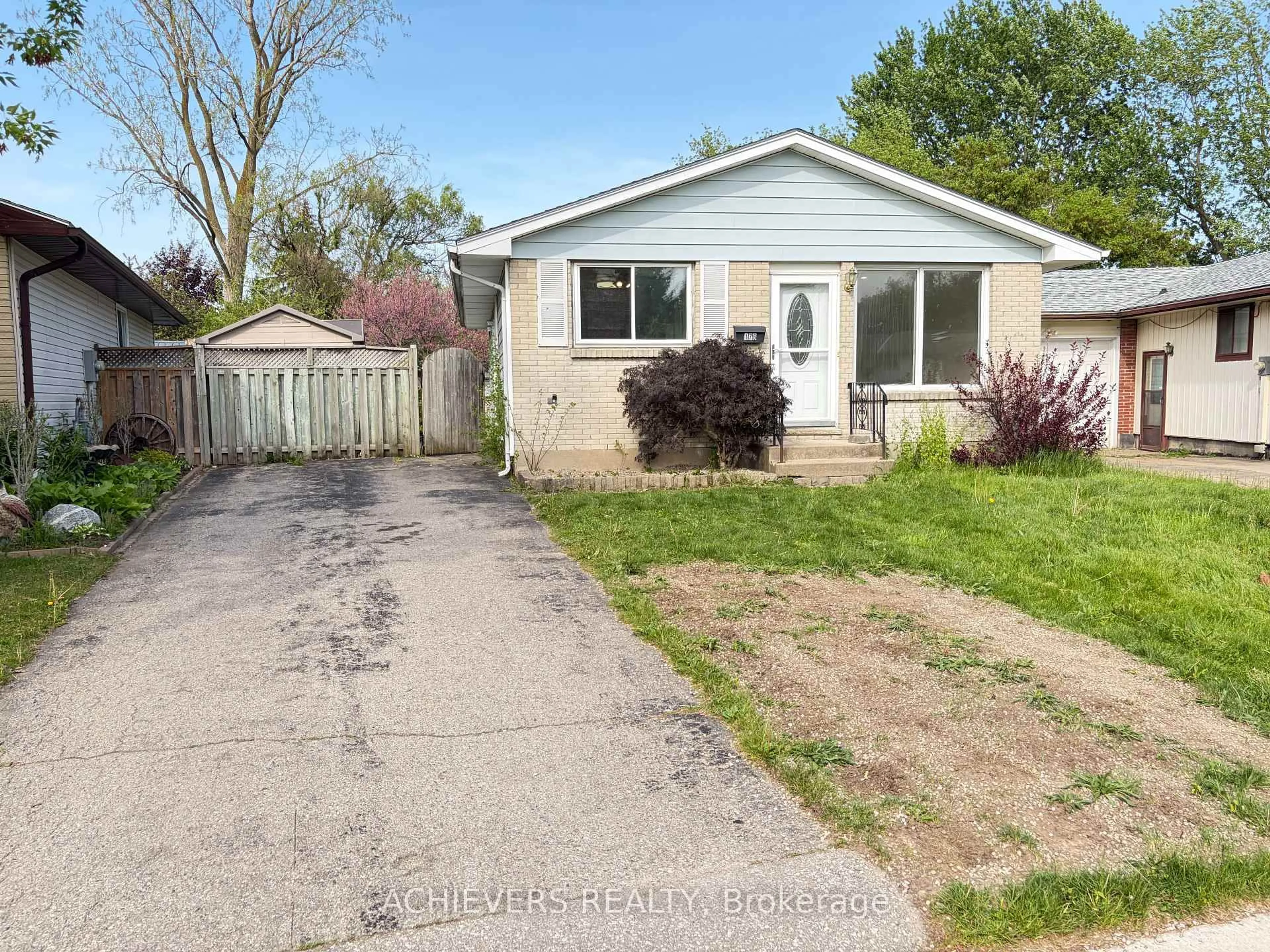 Unknown for 176 Culver Cres, London East Ontario N5V 3G7