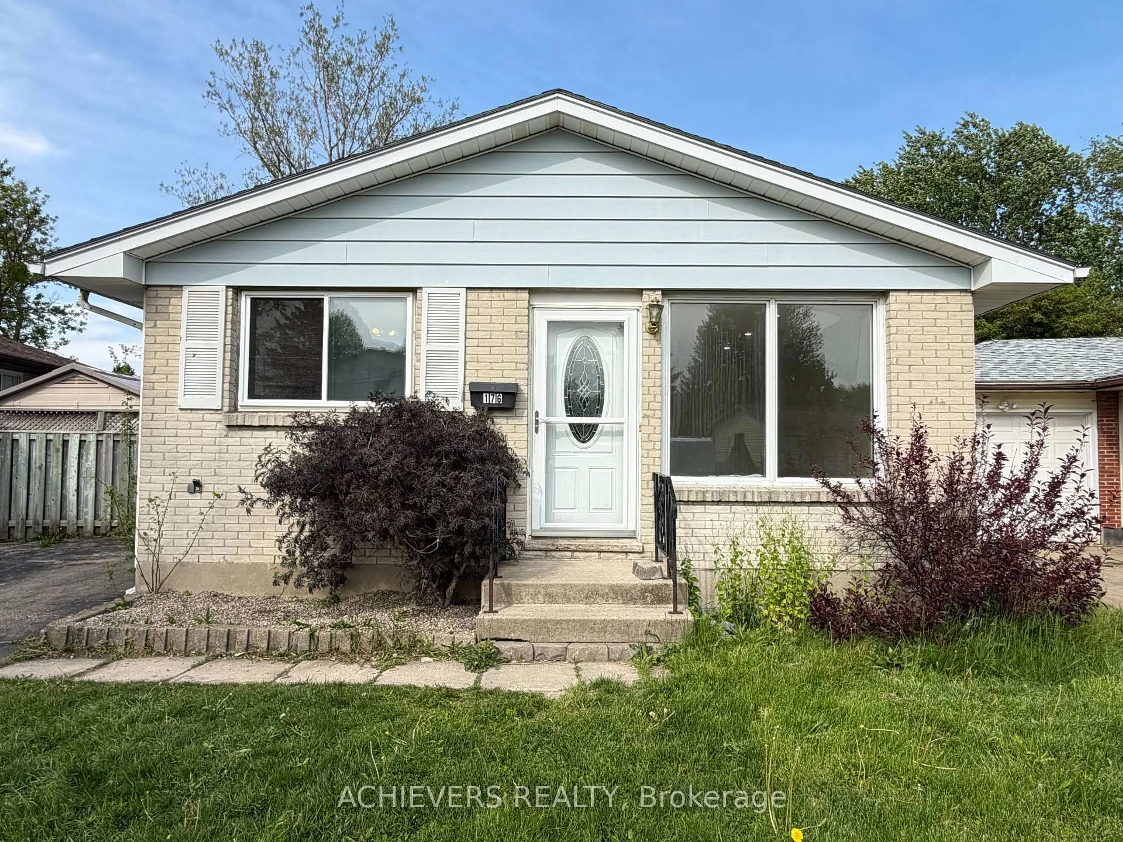 Home with vinyl exterior material, street for 176 Culver Cres, London East Ontario N5V 3G7
