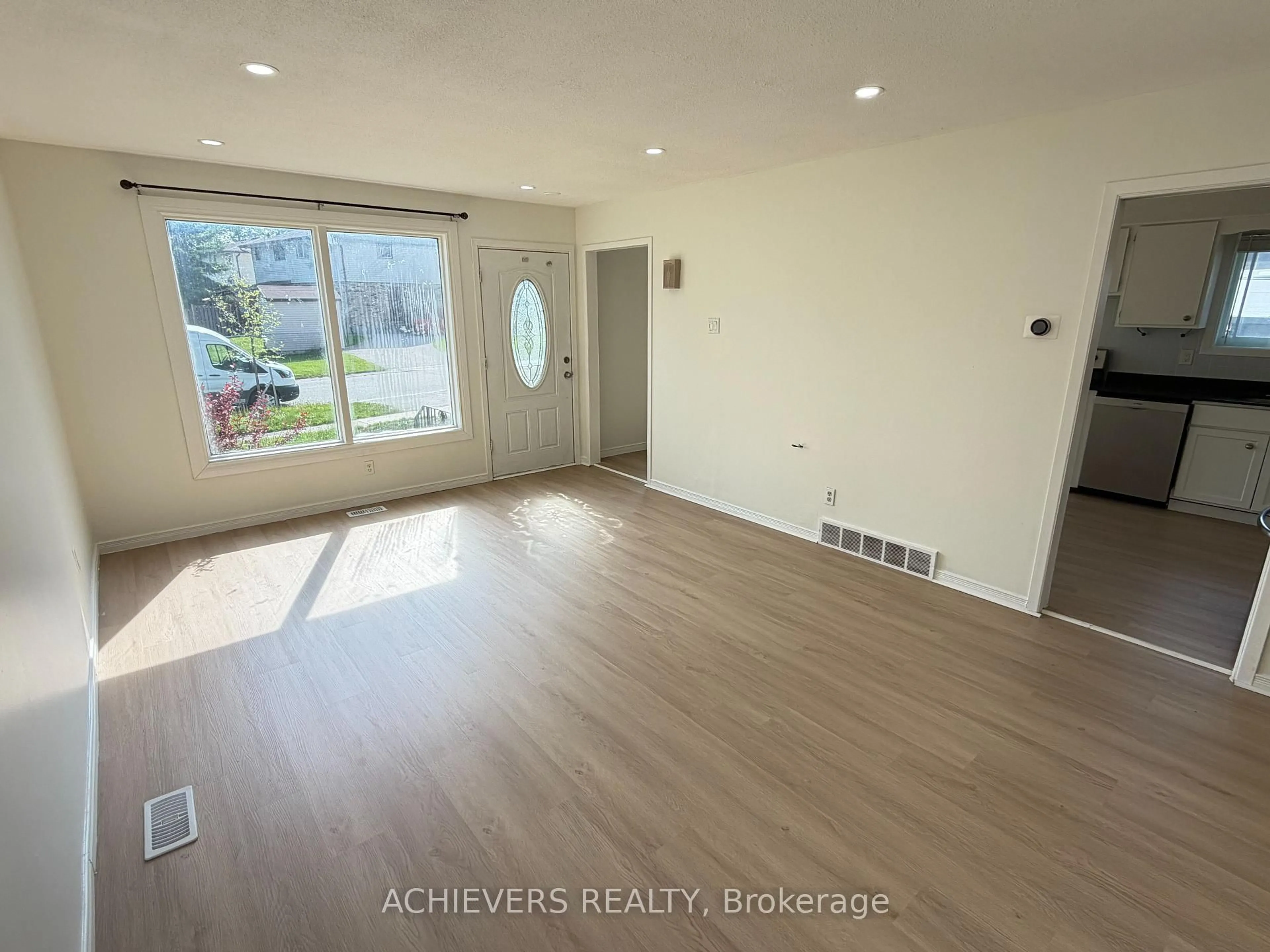 A pic of a room for 176 Culver Cres, London East Ontario N5V 3G7