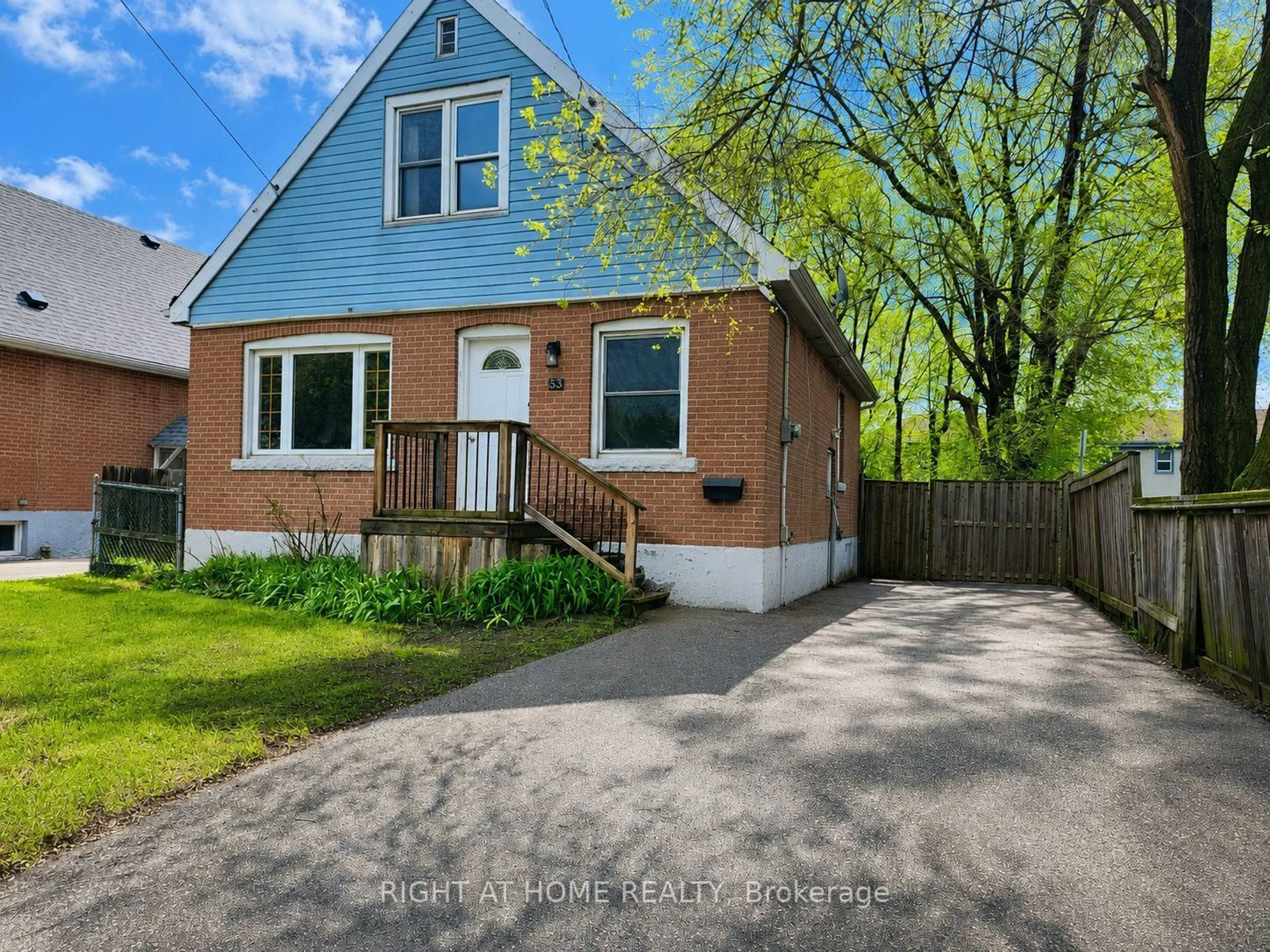 Home with brick exterior material, street for 53 Shadyside Ave, Hamilton Ontario L8V 3E2
