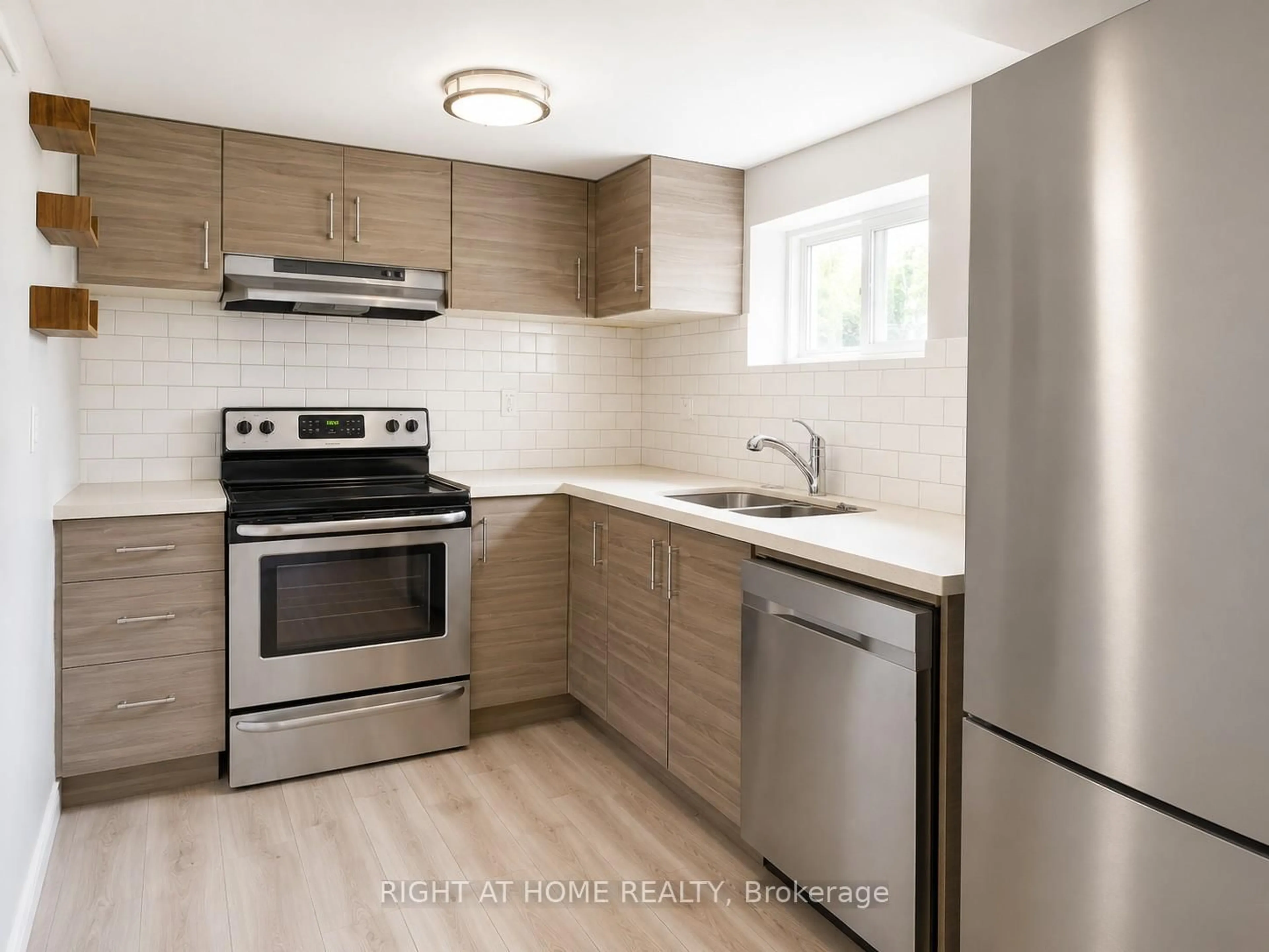 Standard kitchen, wood/laminate floor for 53 Shadyside Ave, Hamilton Ontario L8V 3E2