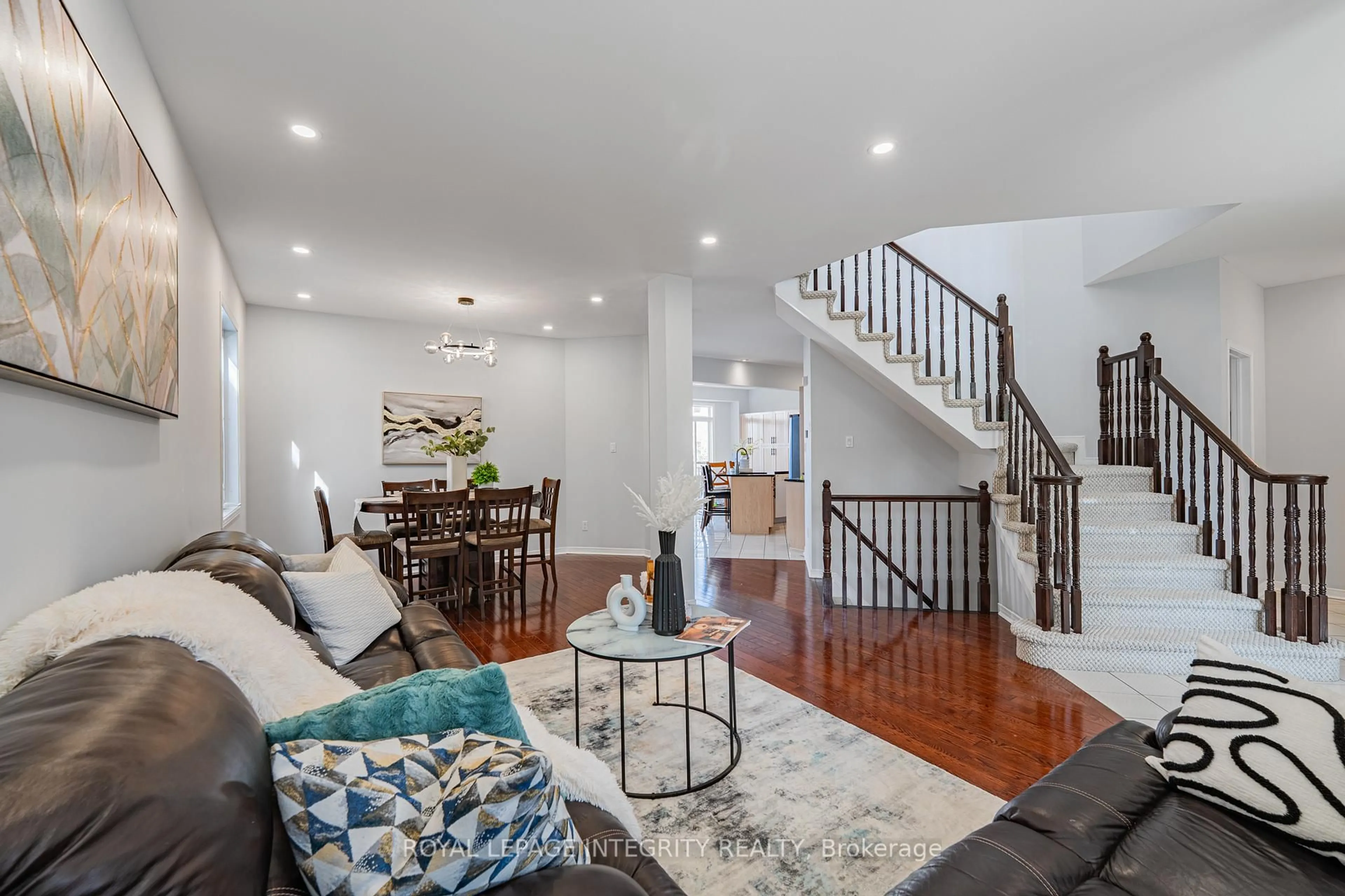 Living room with furniture, unknown for 102 WHITESTONE Dr, Ottawa Ontario K2C 4C5