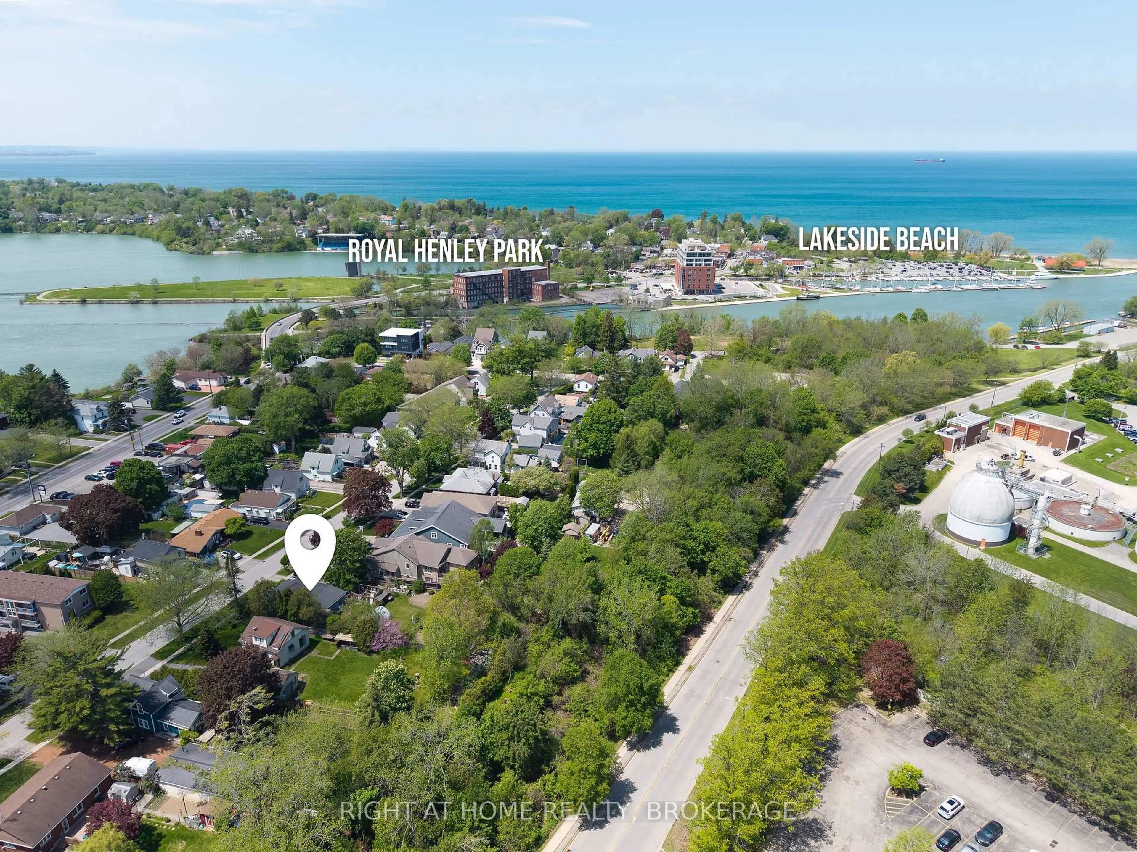 A pic from outside/outdoor area/front of a property/back of a property/a pic from drone, water/lake/river/ocean view for 20 John St, St. Catharines Ontario L2N 4P1