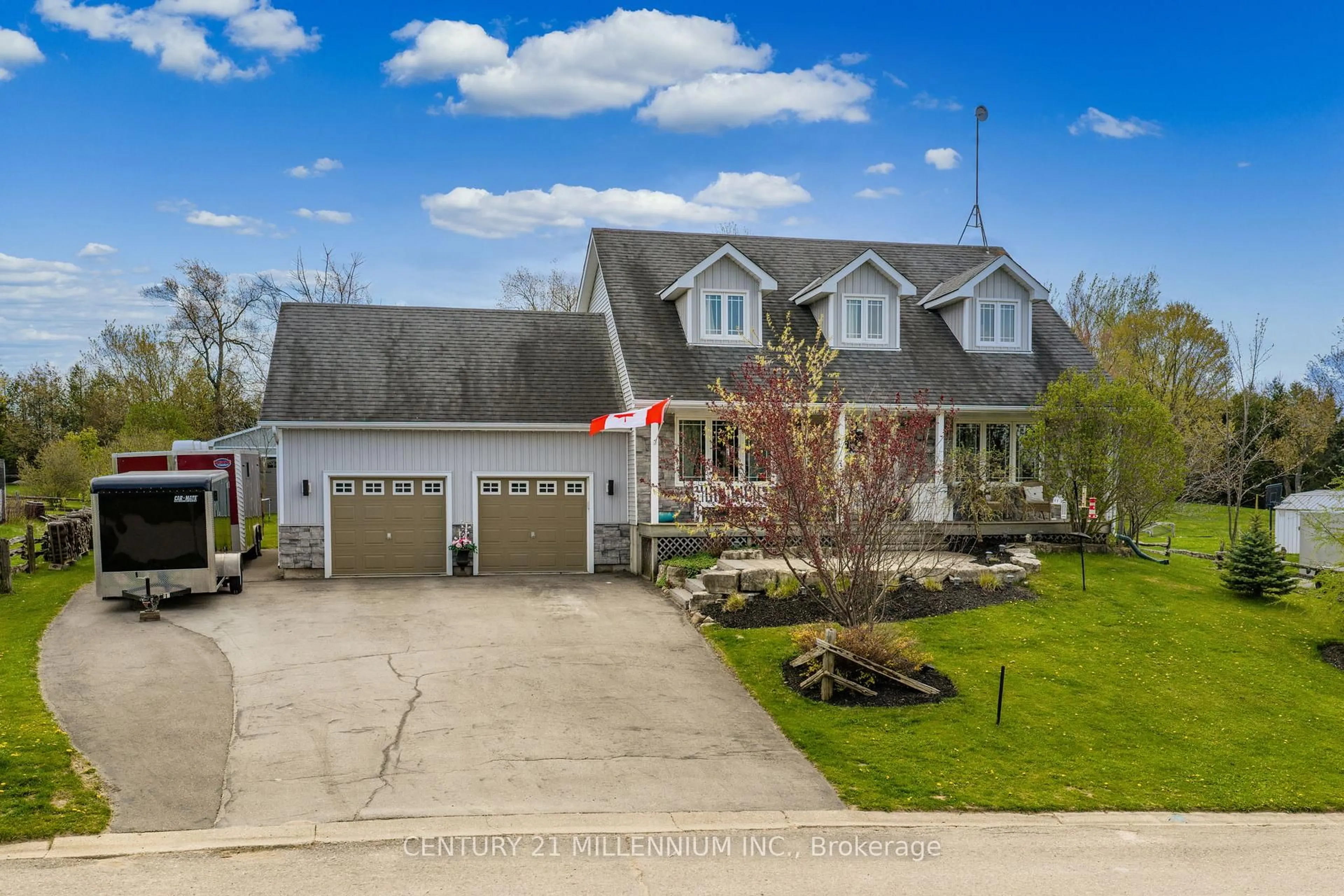 A pic from outside/outdoor area/front of a property/back of a property/a pic from drone, street for 44 St John St, Amaranth Ontario L9W 5Z8