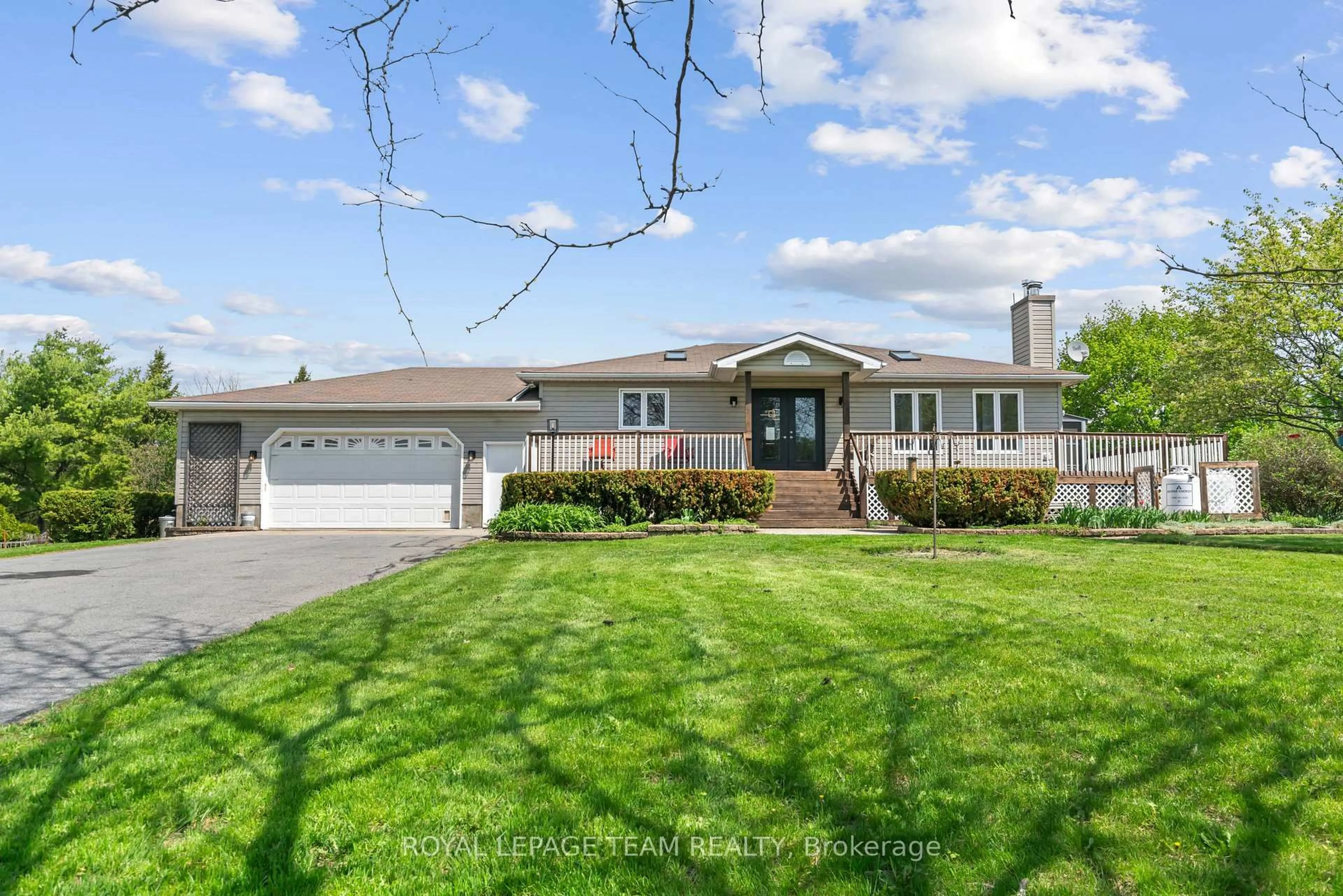 Home with vinyl exterior material, street for 13531 Grantley Rd, South Dundas Ontario K0C 1H0