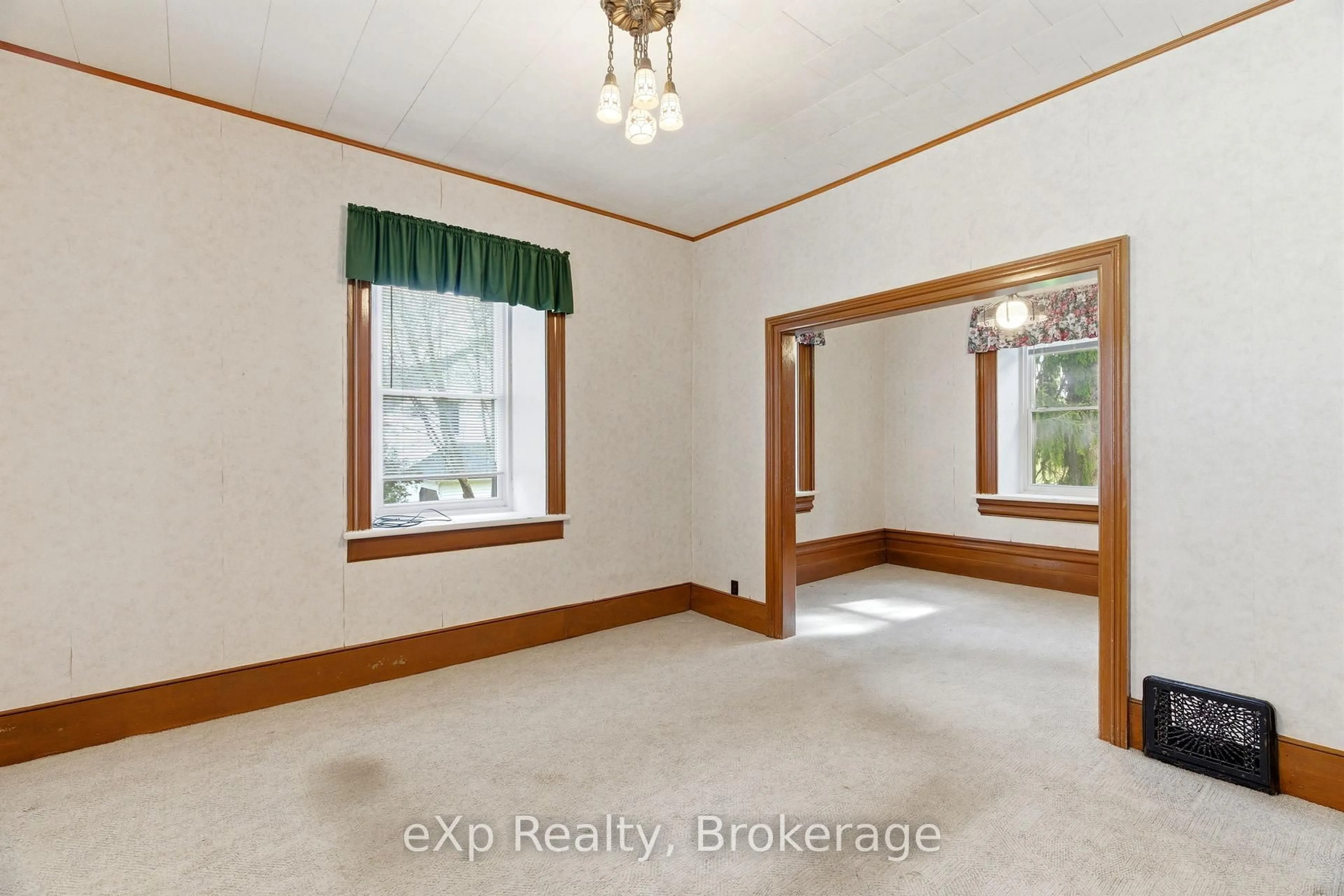 A pic of a room for 208 Mary St, Brockton Ontario N0G 2V0