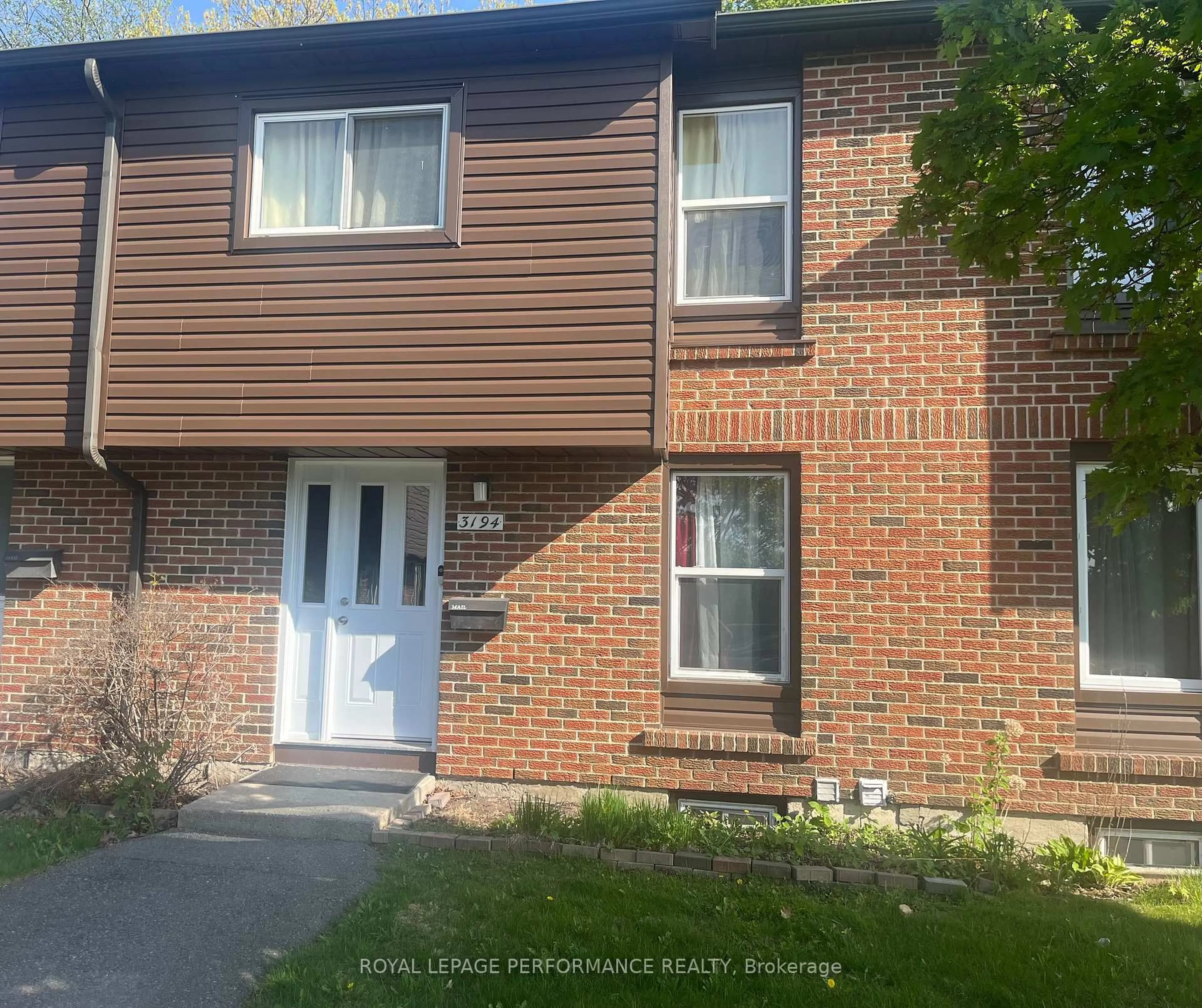 Home with brick exterior material, street for 3194 Stockton Dr, Gloucester Ontario K1T 1S1