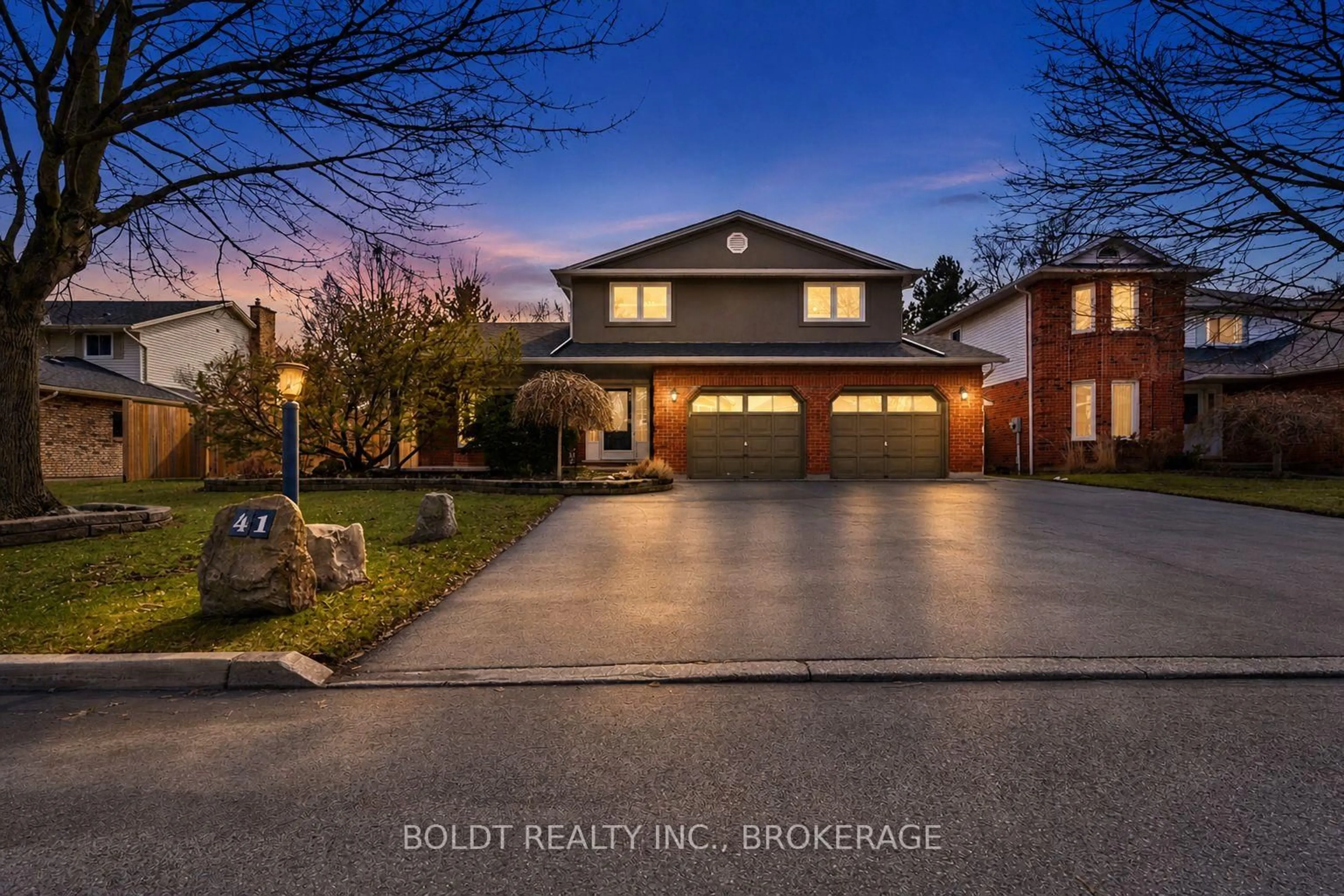 Home with brick exterior material, street for 41 Farmington Dr, St. Catharines Ontario L2S 3G1