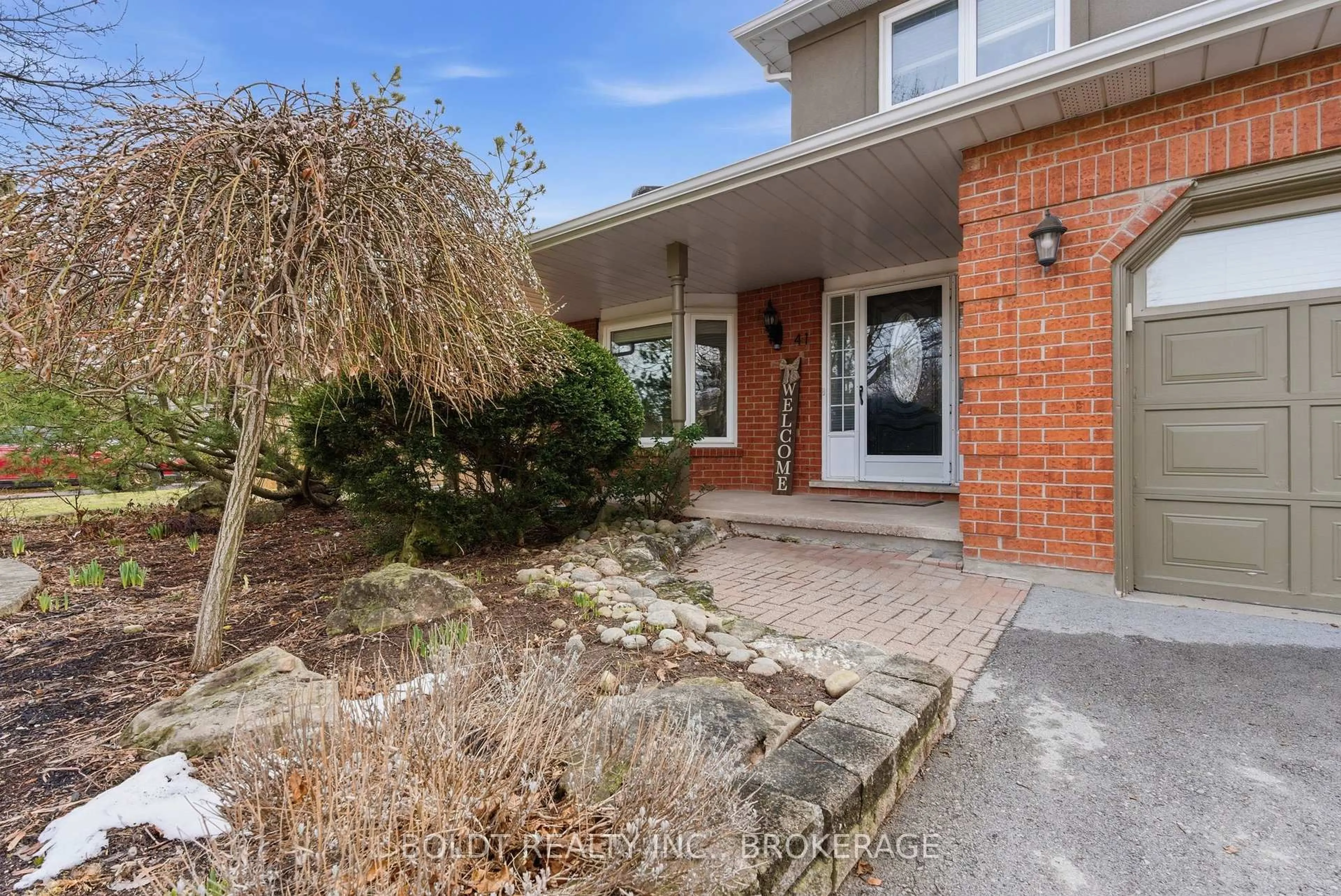 Unknown for 41 Farmington Dr, St. Catharines Ontario L2S 3G1