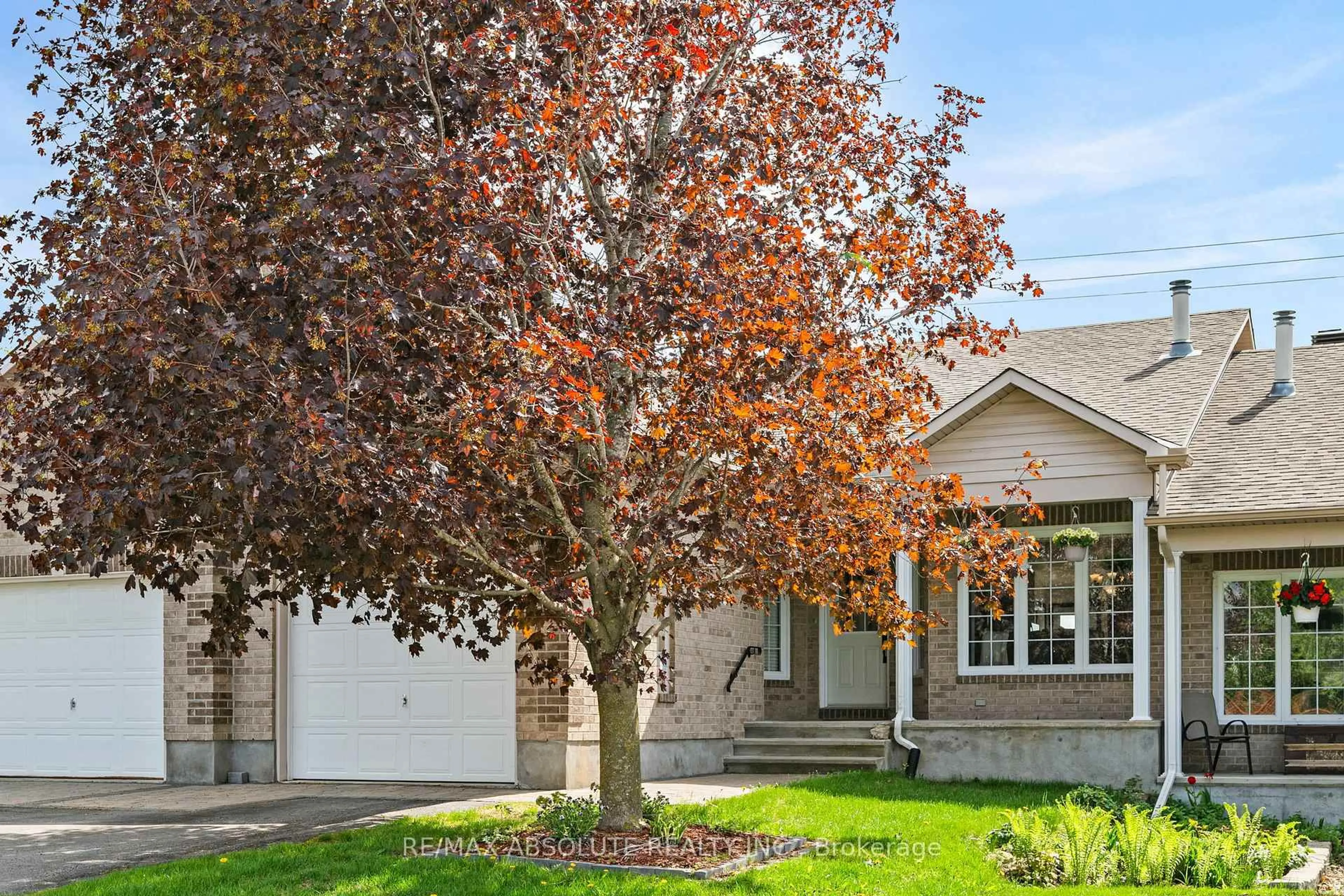 Home with vinyl exterior material, street for 326 Jamieson St, Almonte Ontario K0A 1A0