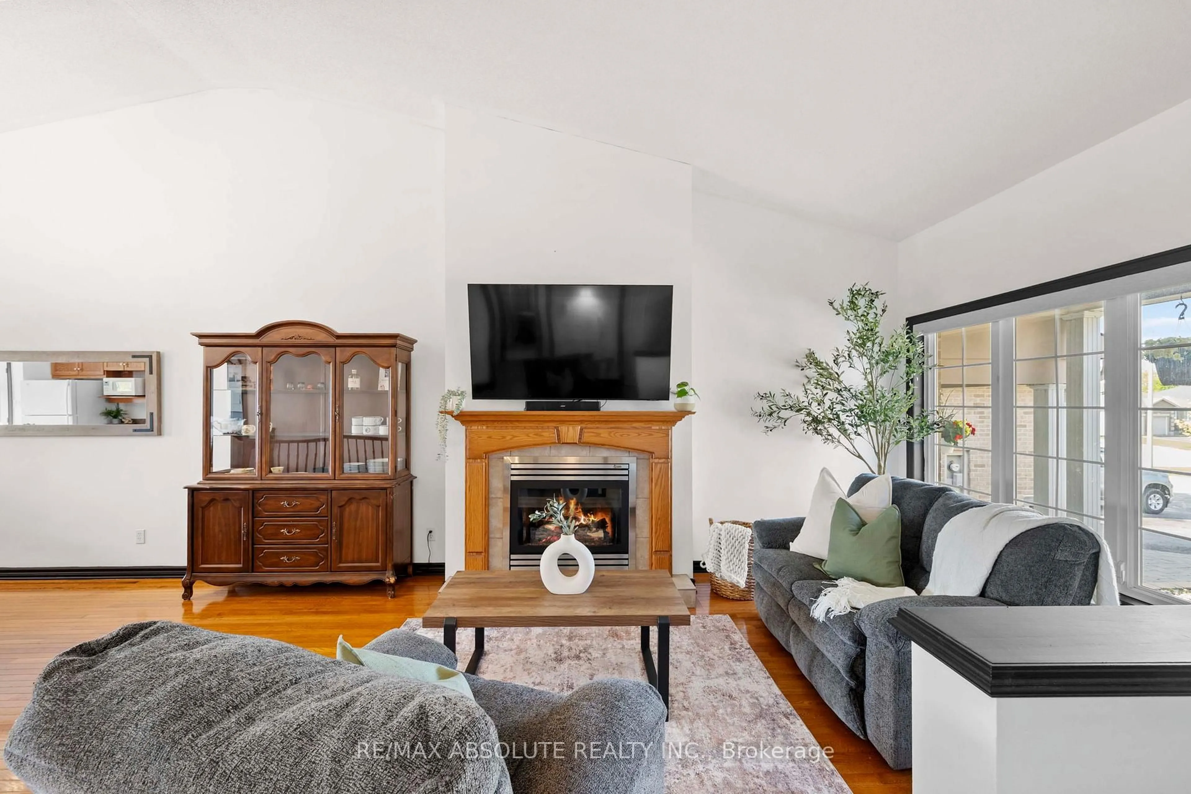 Living room with furniture, unknown for 326 Jamieson St, Almonte Ontario K0A 1A0
