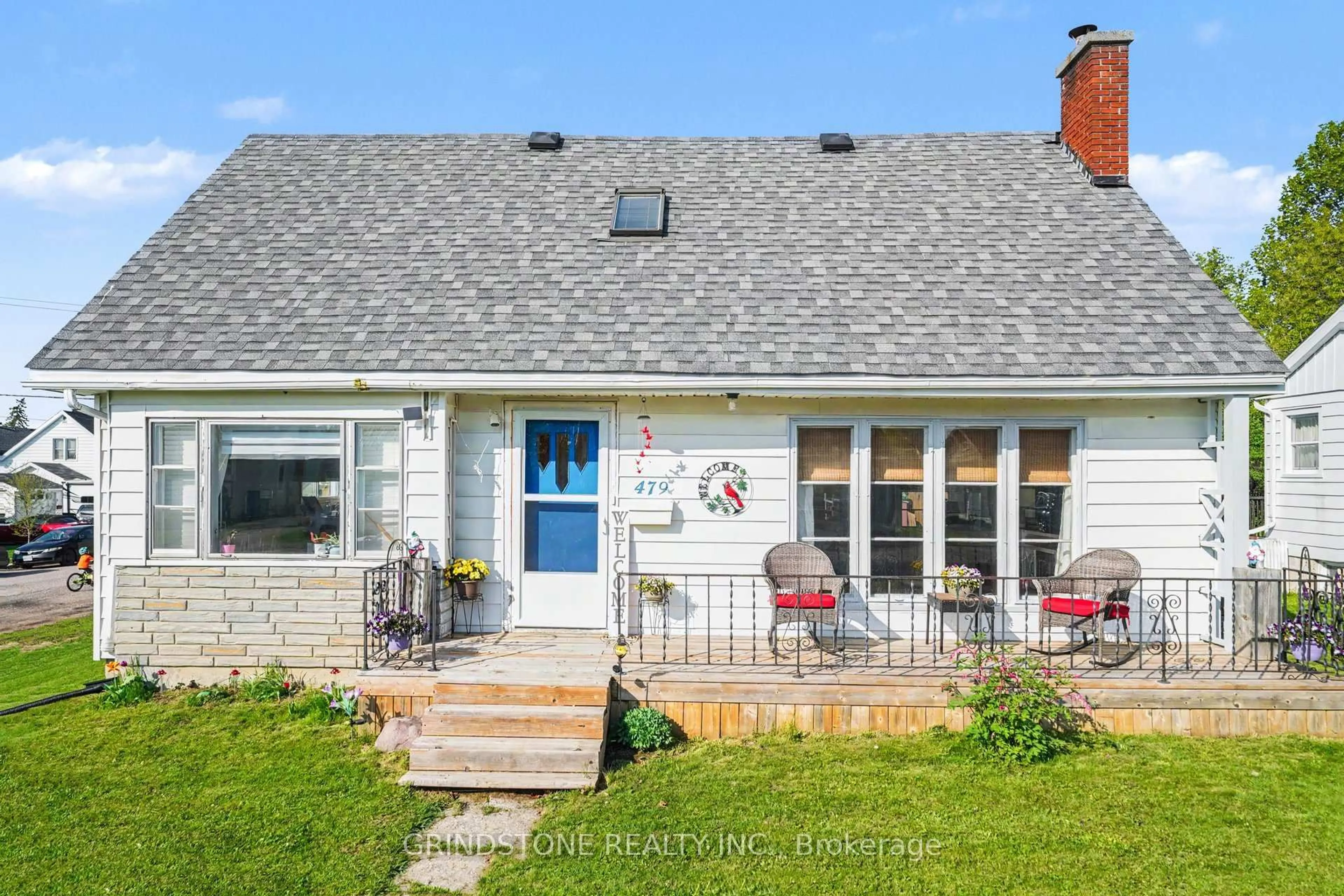 Home with brick exterior material, street for 479 New St, Renfrew Ontario K7V 1G9