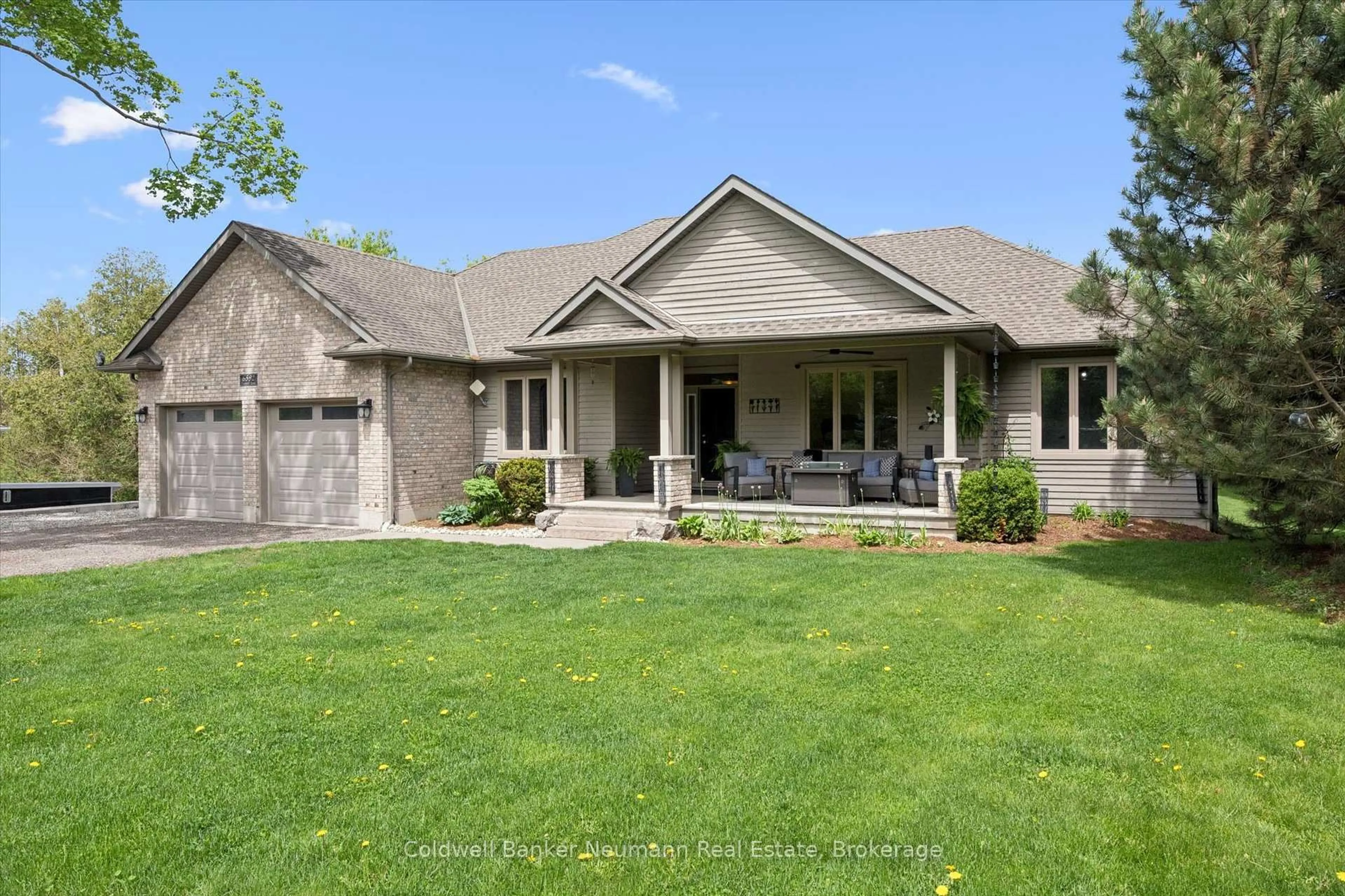 Home with brick exterior material, street for 6592 Forestell Rd, Puslinch Ontario N1H 6J3