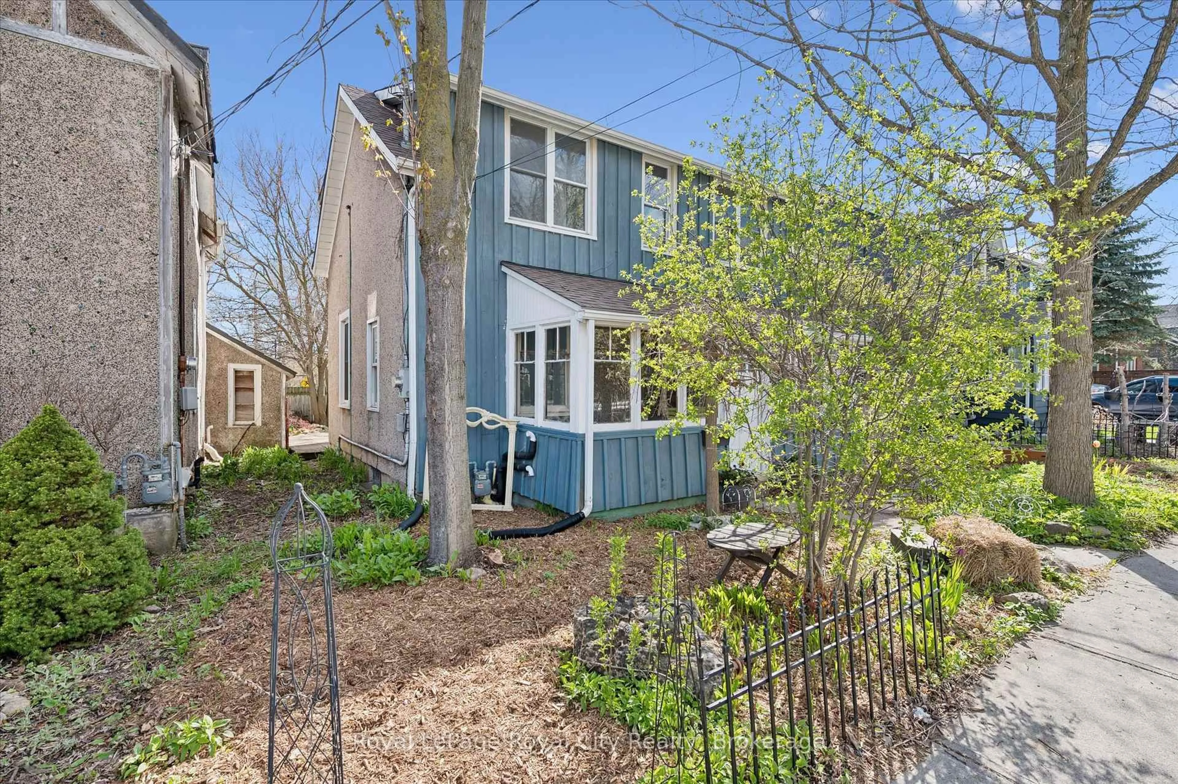 Patio, street for 199 Neeve St, Guelph Ontario N1E 5S5