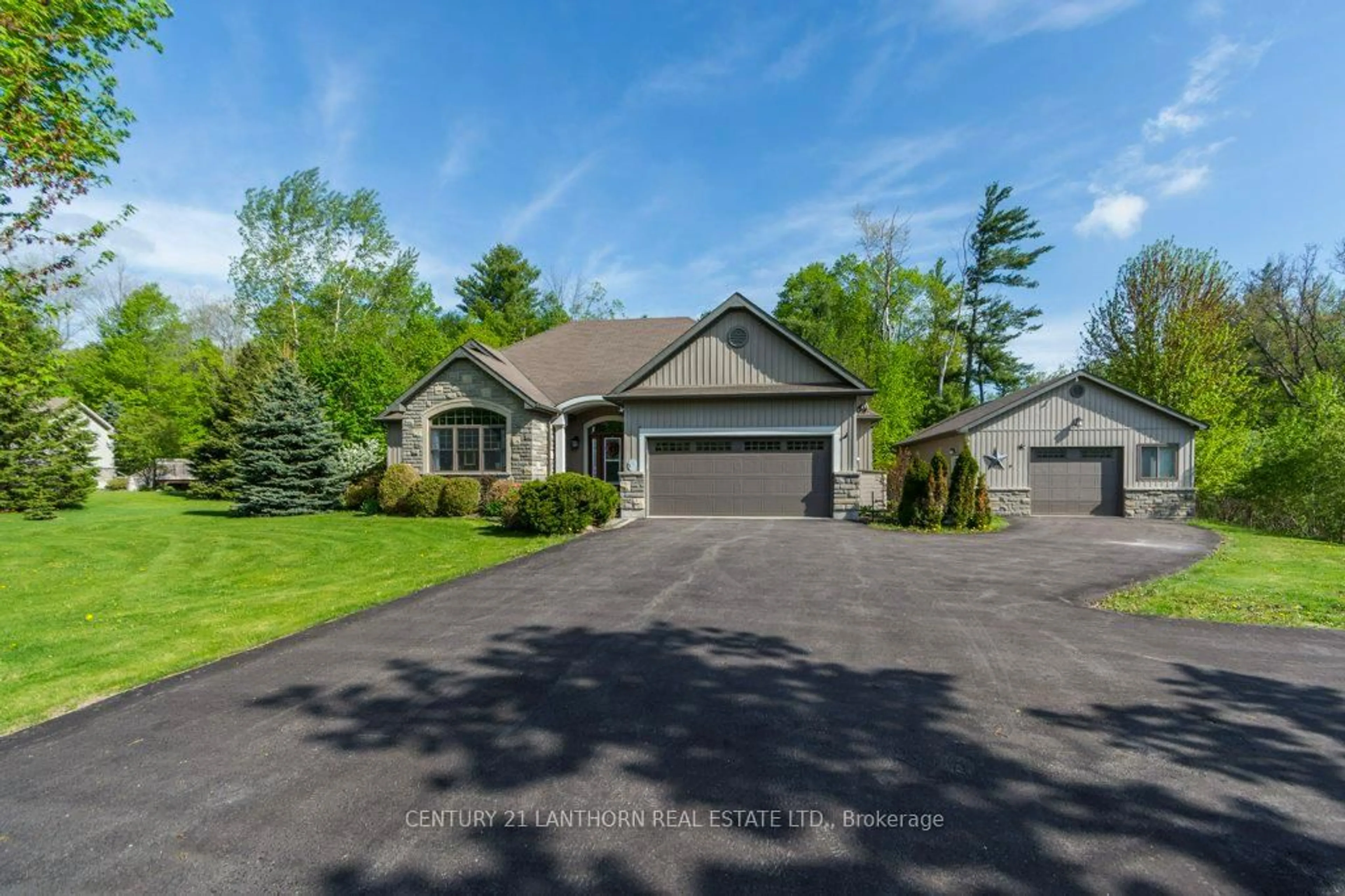 A pic from outside/outdoor area/front of a property/back of a property/a pic from drone, street for 8 Grandview Crt, Stirling Ontario K0K 3E0