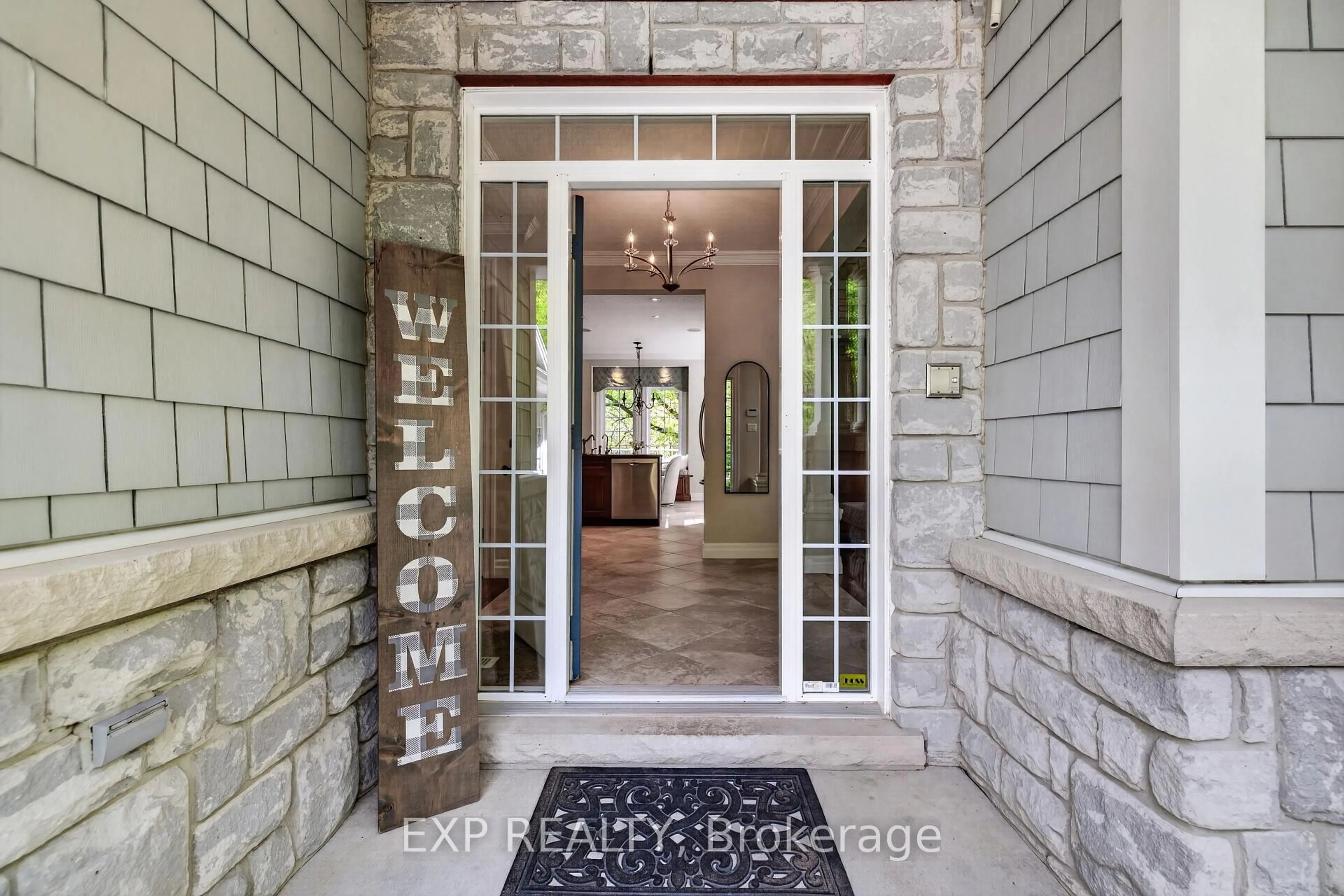 Indoor entryway for 3 Sims Estate Pl #11, Kitchener Ontario N2A 0A5