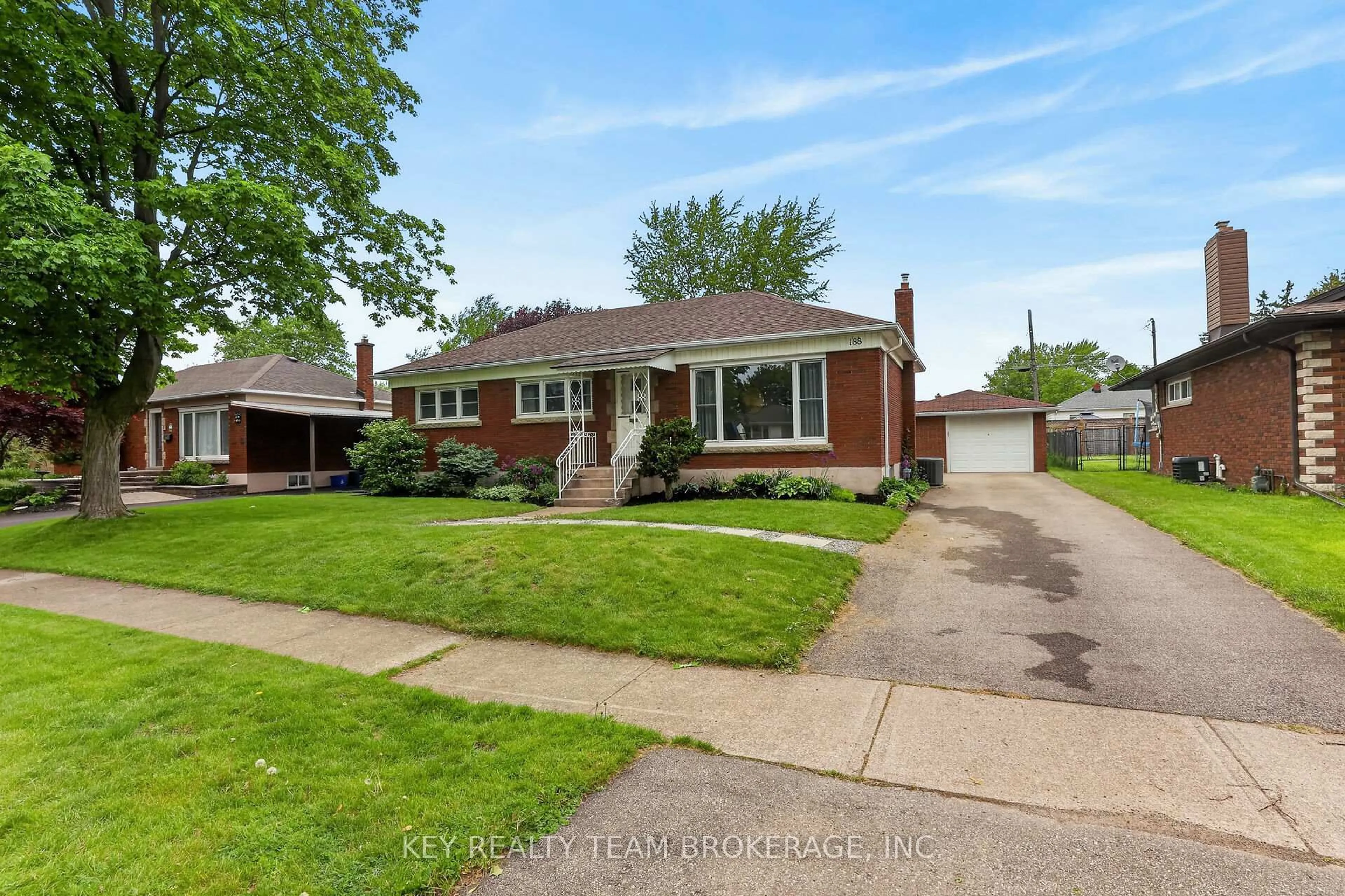 Home with brick exterior material, street for 188 Price Ave, Welland Ontario L3C 3Y6