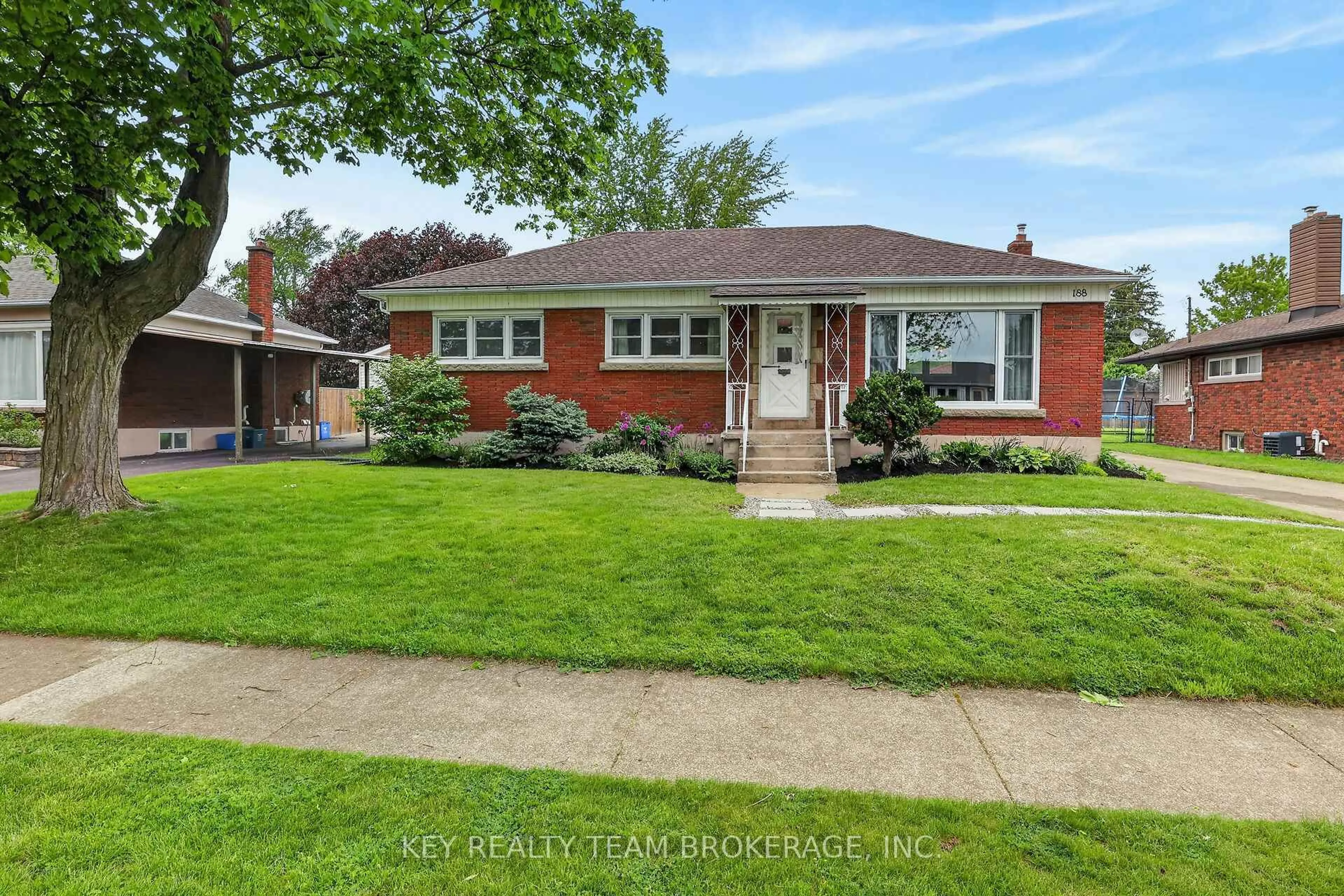 Home with brick exterior material, street for 188 Price Ave, Welland Ontario L3C 3Y6