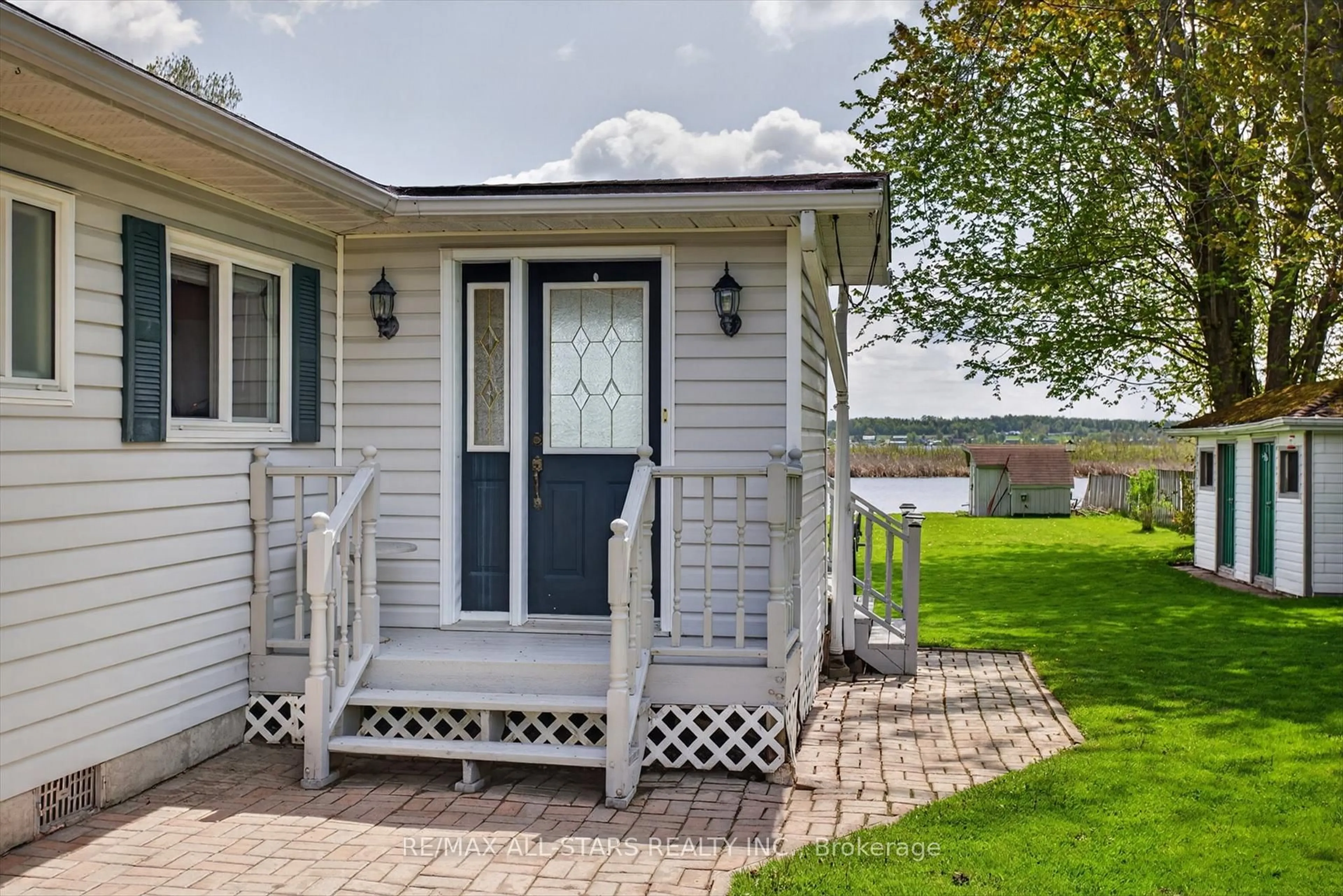 Home with vinyl exterior material, water/lake/river/ocean view for 132 Fenelon Dr, Kawartha Lakes Ontario K0M 1G0