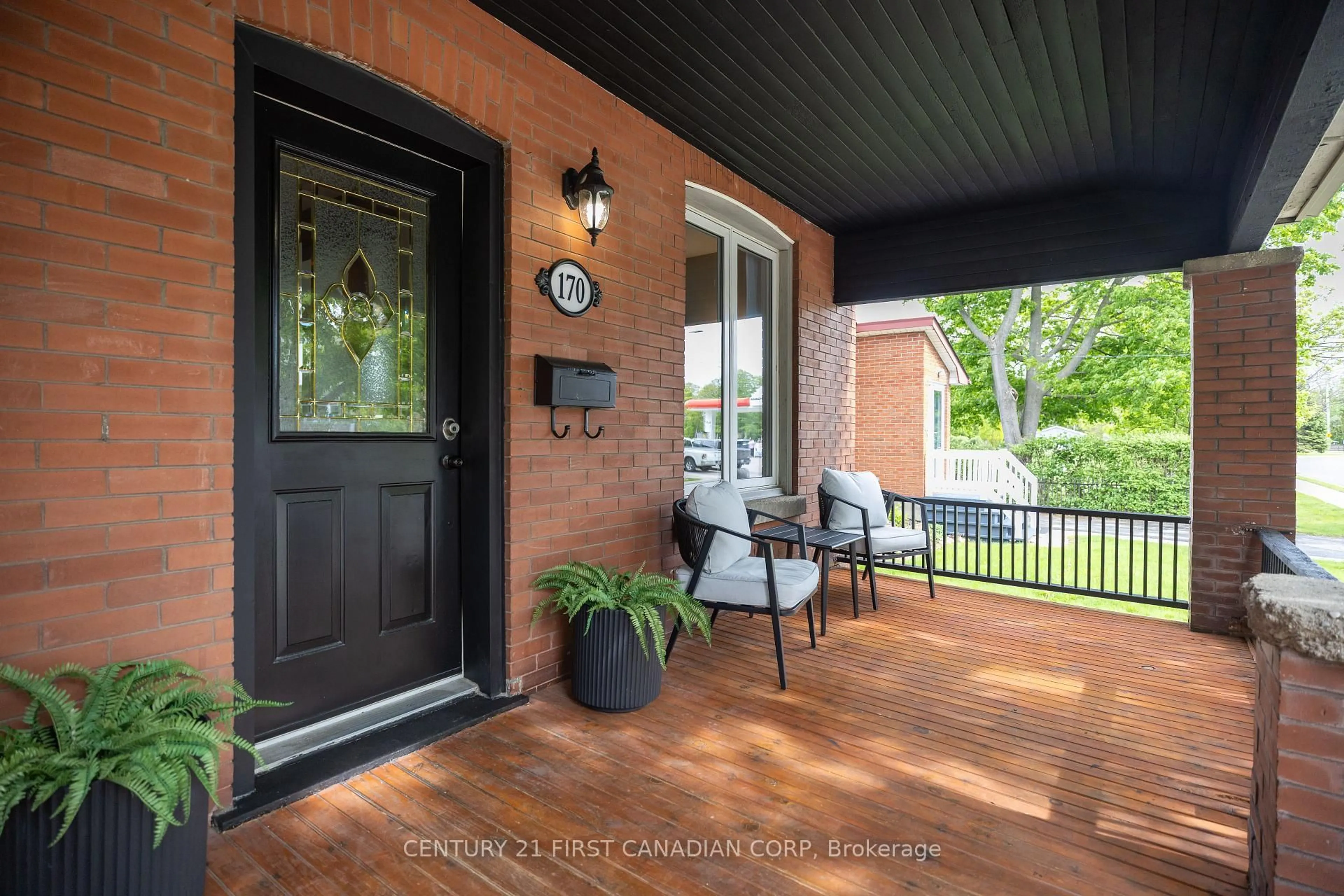 Indoor entryway for 170 Wilson Ave, St. Thomas Ontario N5R 3R3
