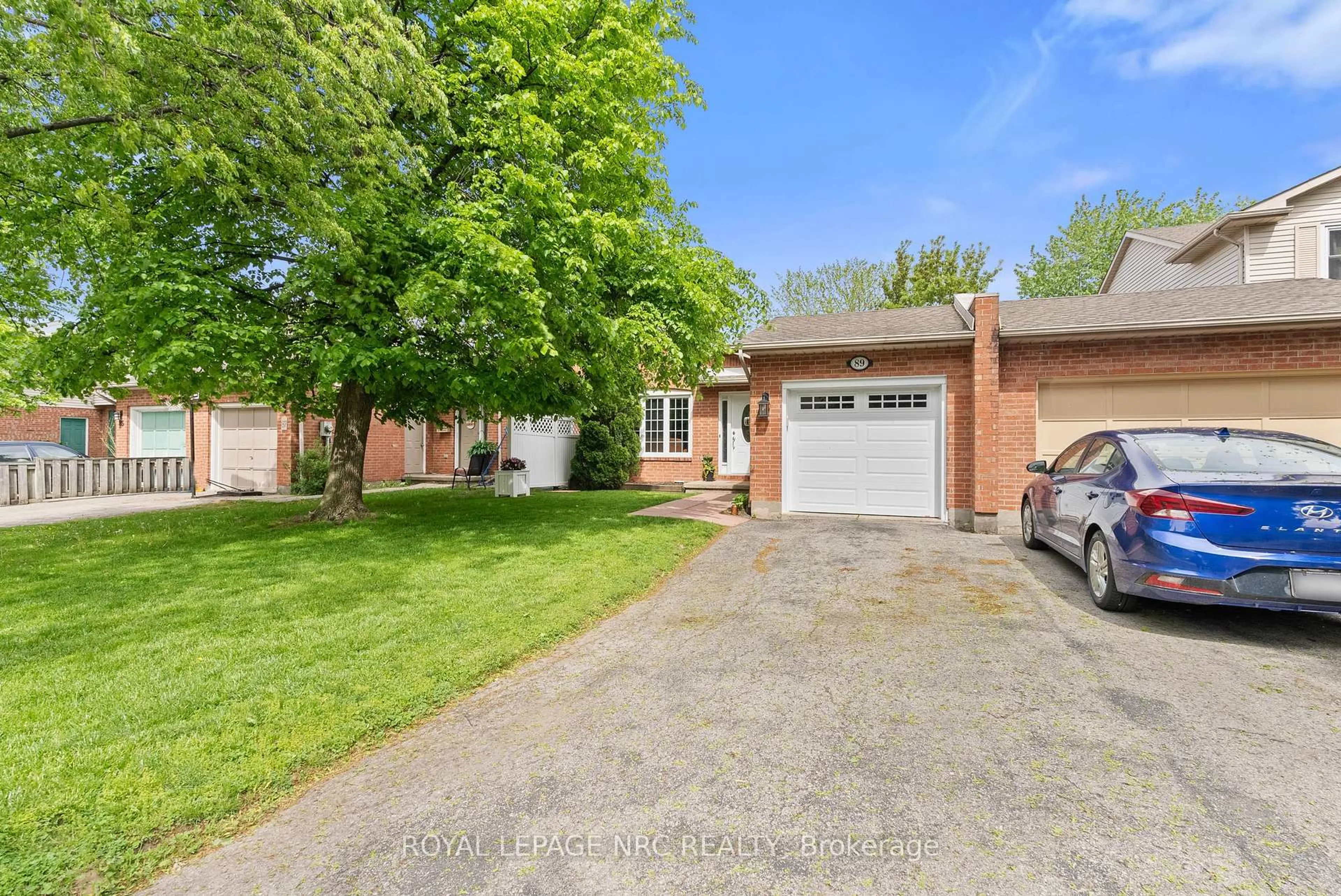 A pic from outside/outdoor area/front of a property/back of a property/a pic from drone, street for 89 Stoney Brook Cres, St. Catharines Ontario L2S 3R8