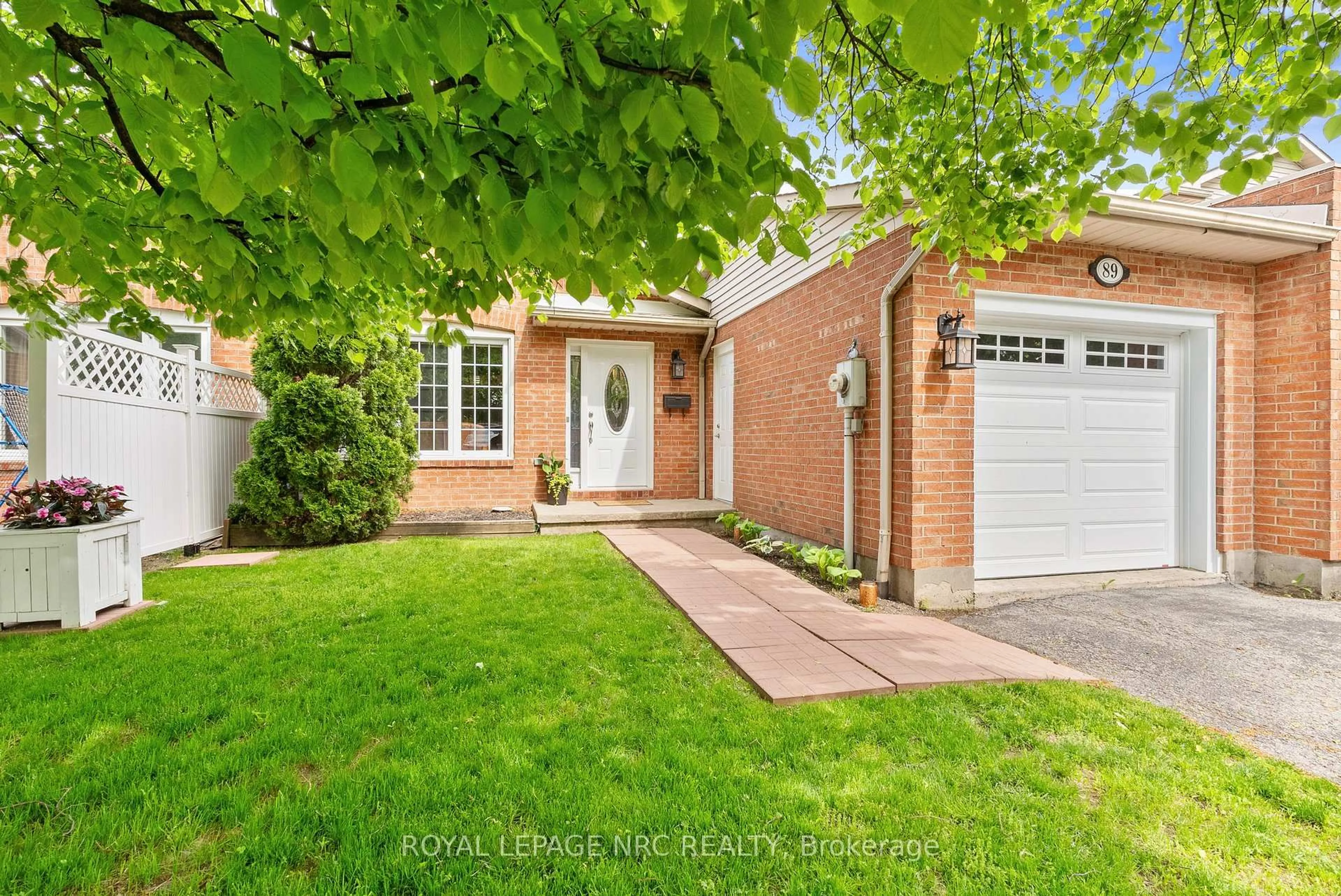 Home with brick exterior material, street for 89 Stoney Brook Cres, St. Catharines Ontario L2S 3R8